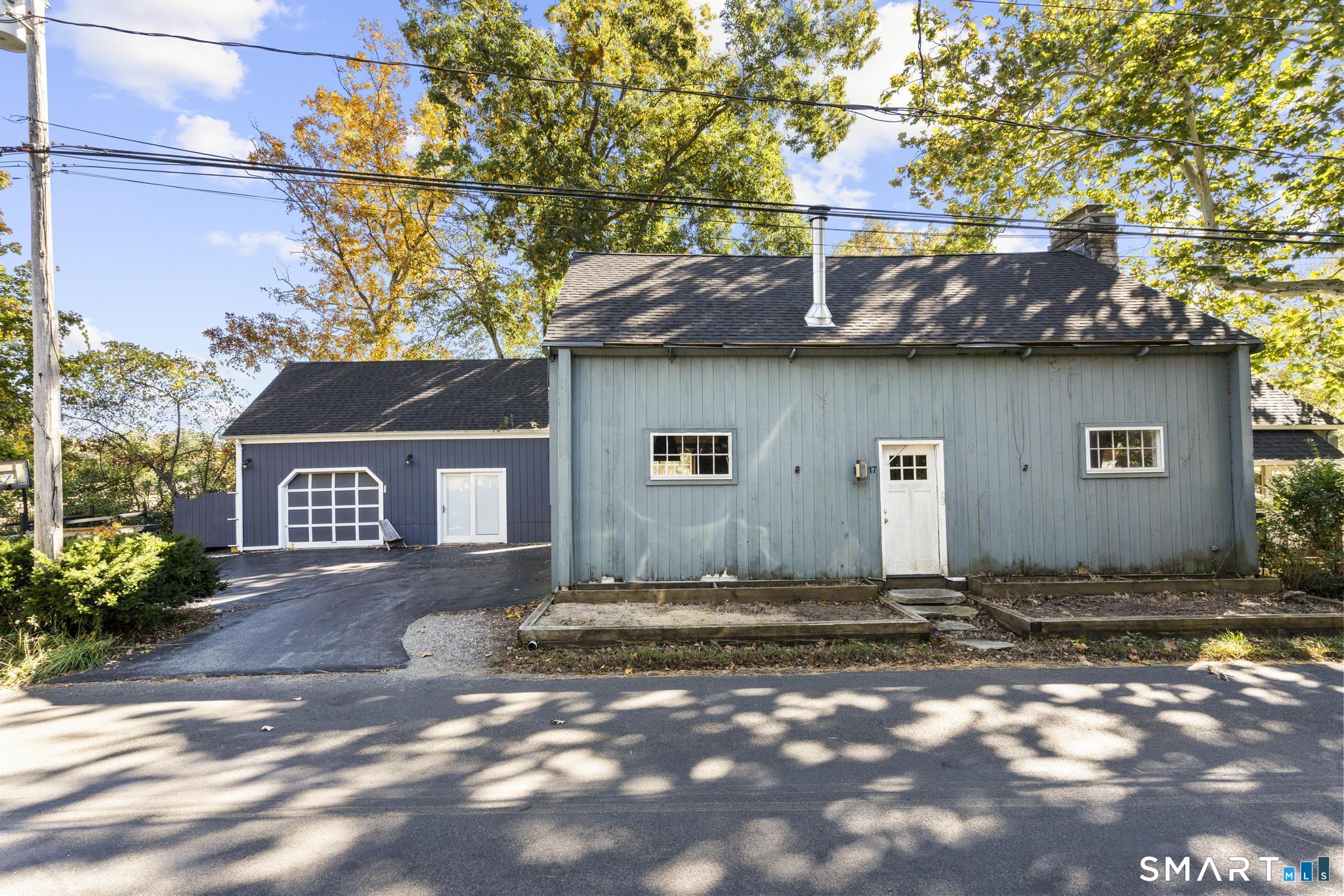 17 River East Road Property Photo 2