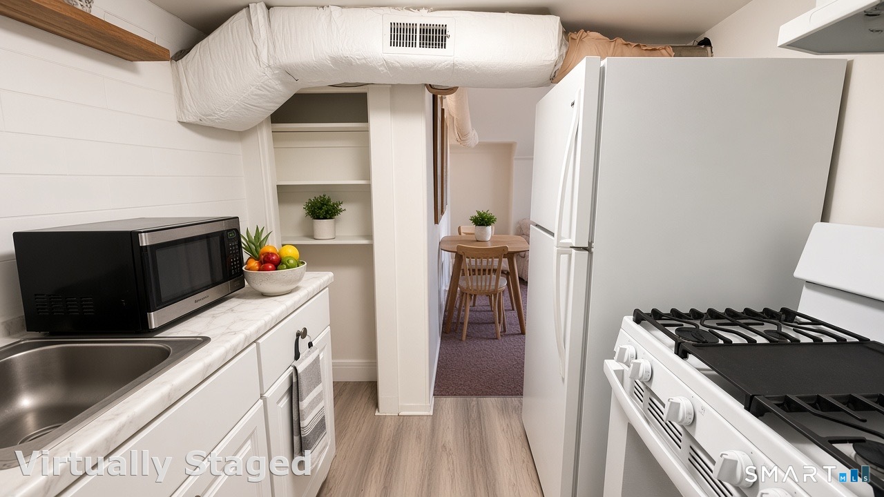 466 Derby Avenue Property Photo 3