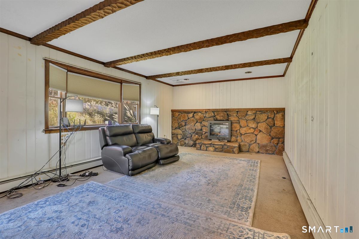 11 Kent Drive Property Photo 8