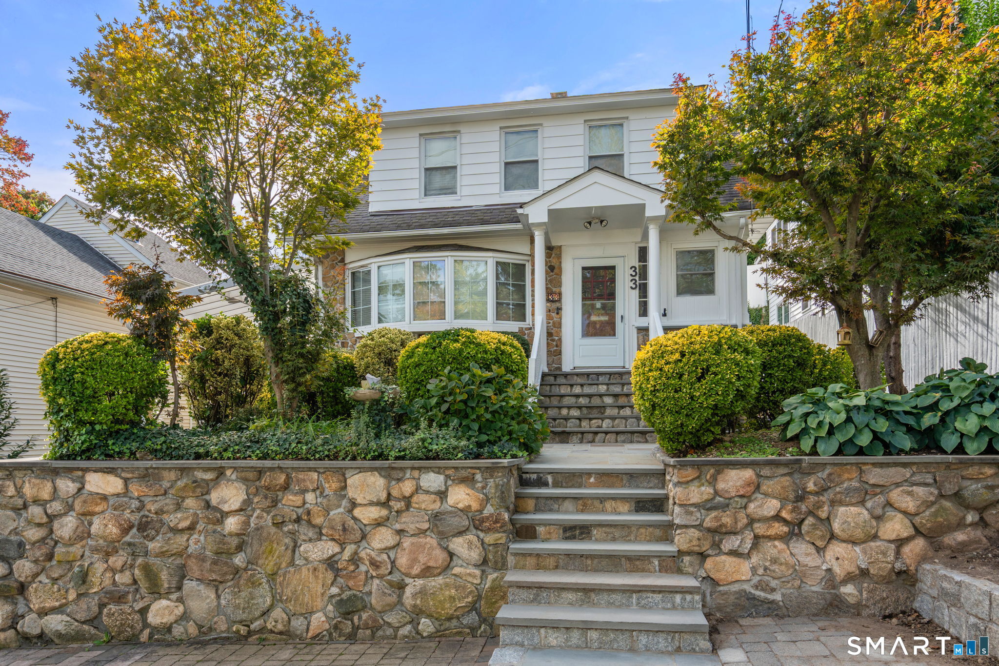 33 New England Avenue Property Photo 3