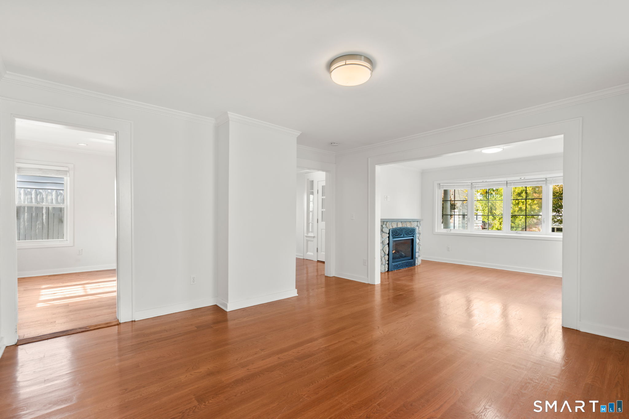 33 New England Avenue Property Photo 15