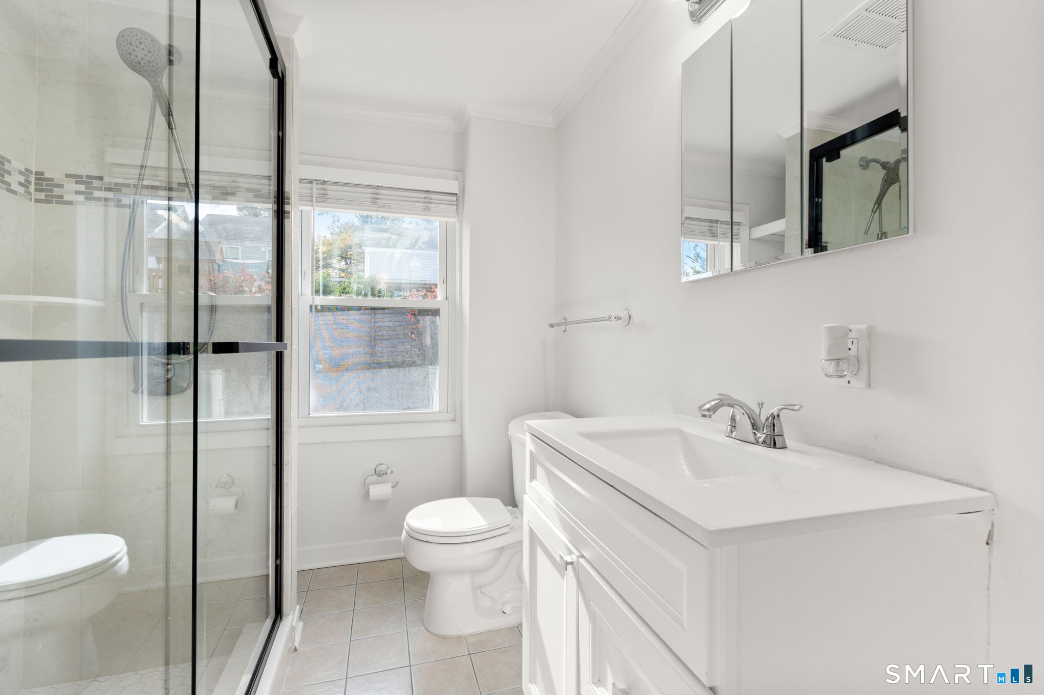 33 New England Avenue Property Photo 30