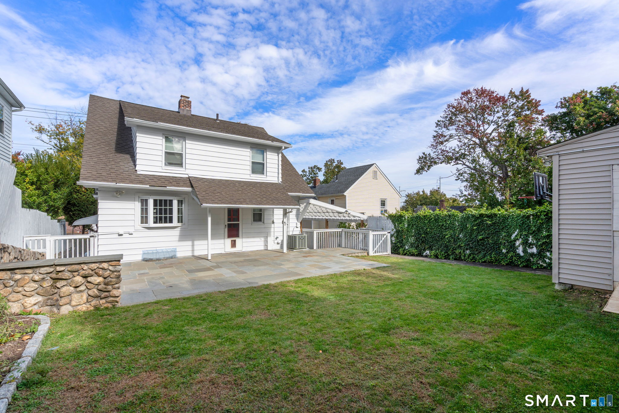 33 New England Avenue Property Photo 33