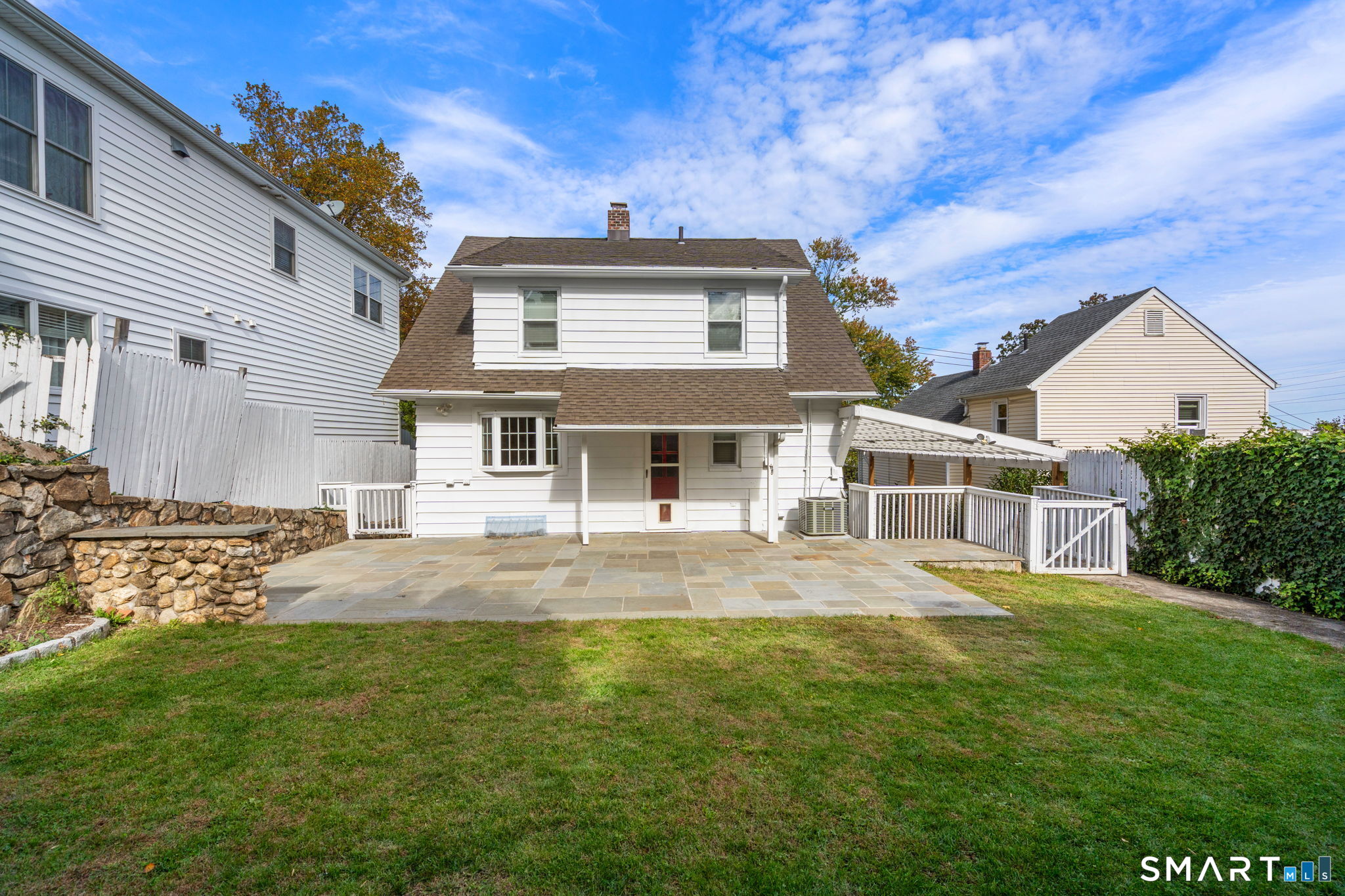 33 New England Avenue Property Photo 34