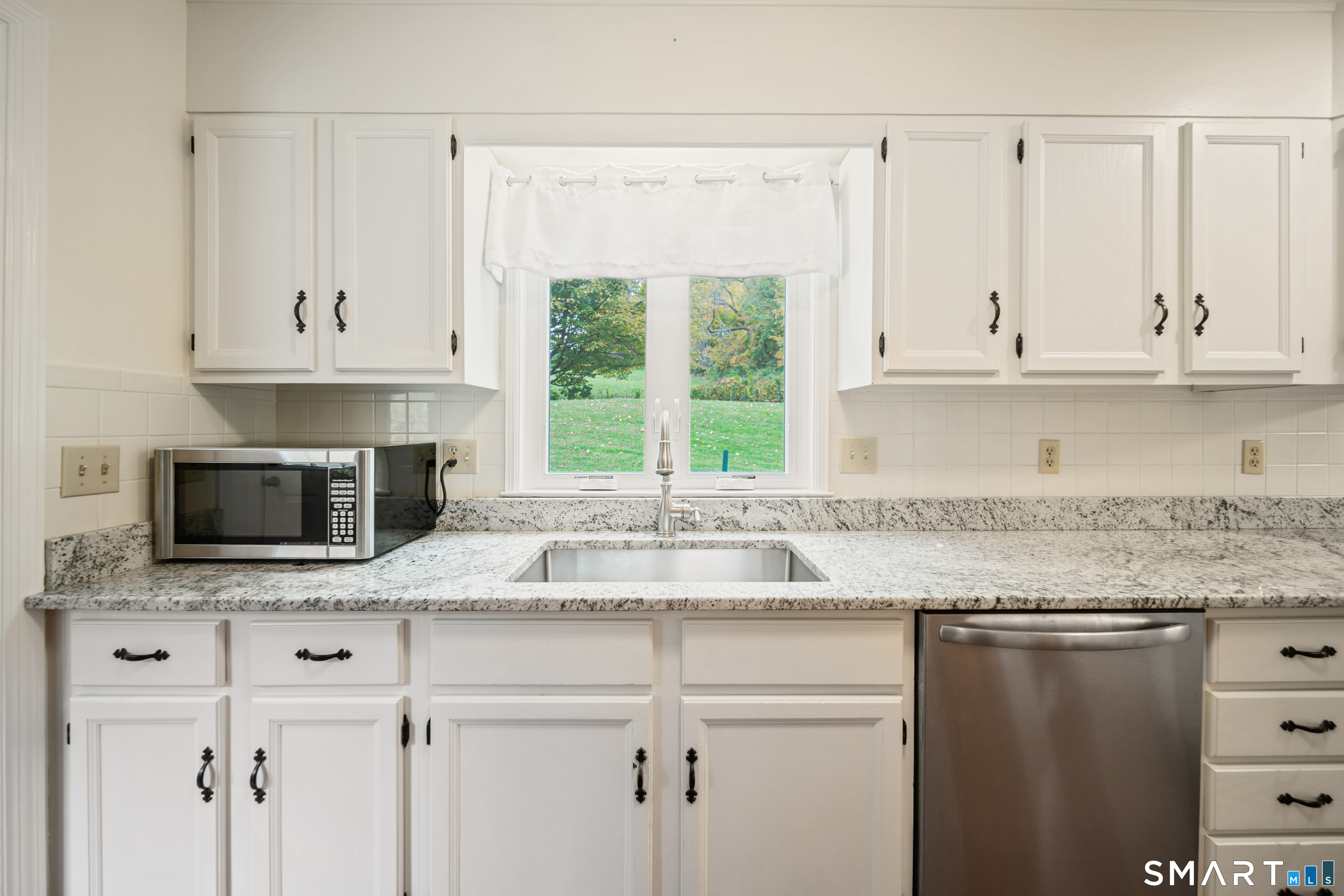 85 Lonetown Road Property Photo 10