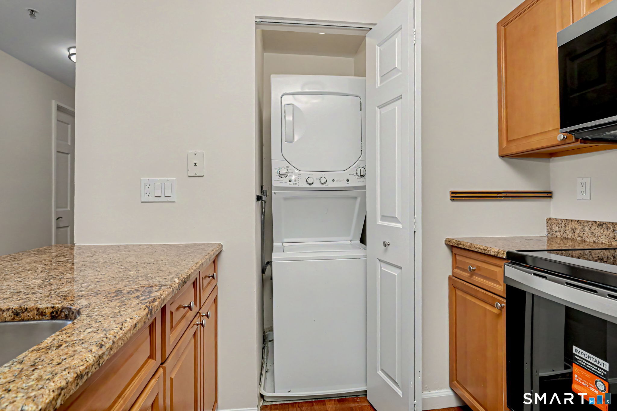 300 Broad 905 Street Property Photo 7