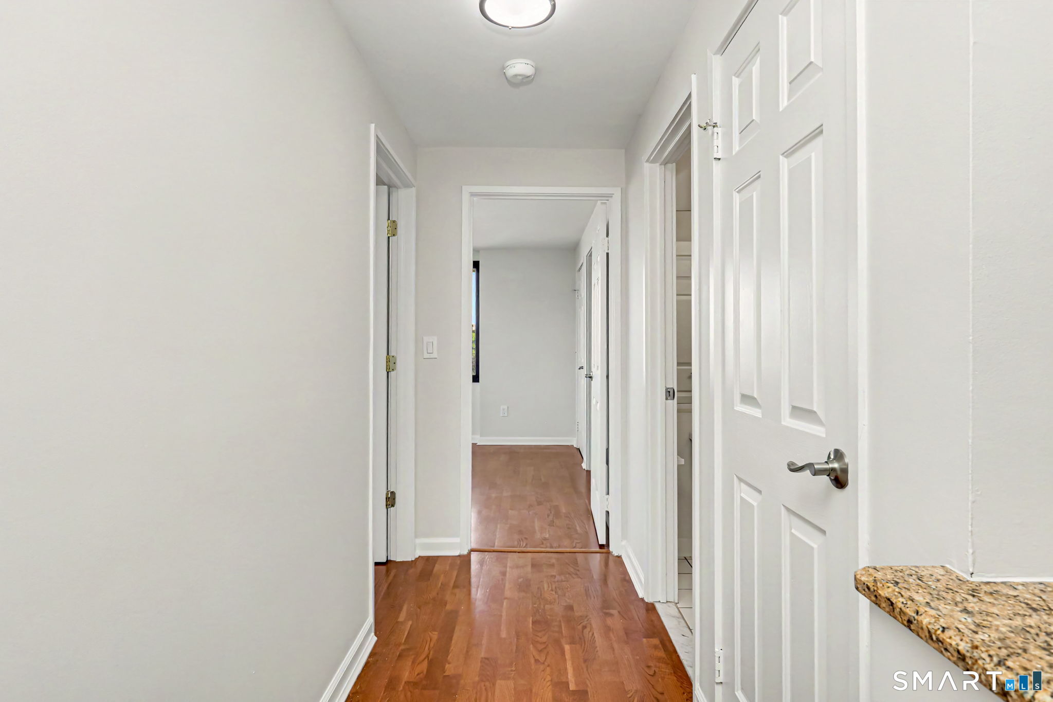 300 Broad 905 Street Property Photo 11