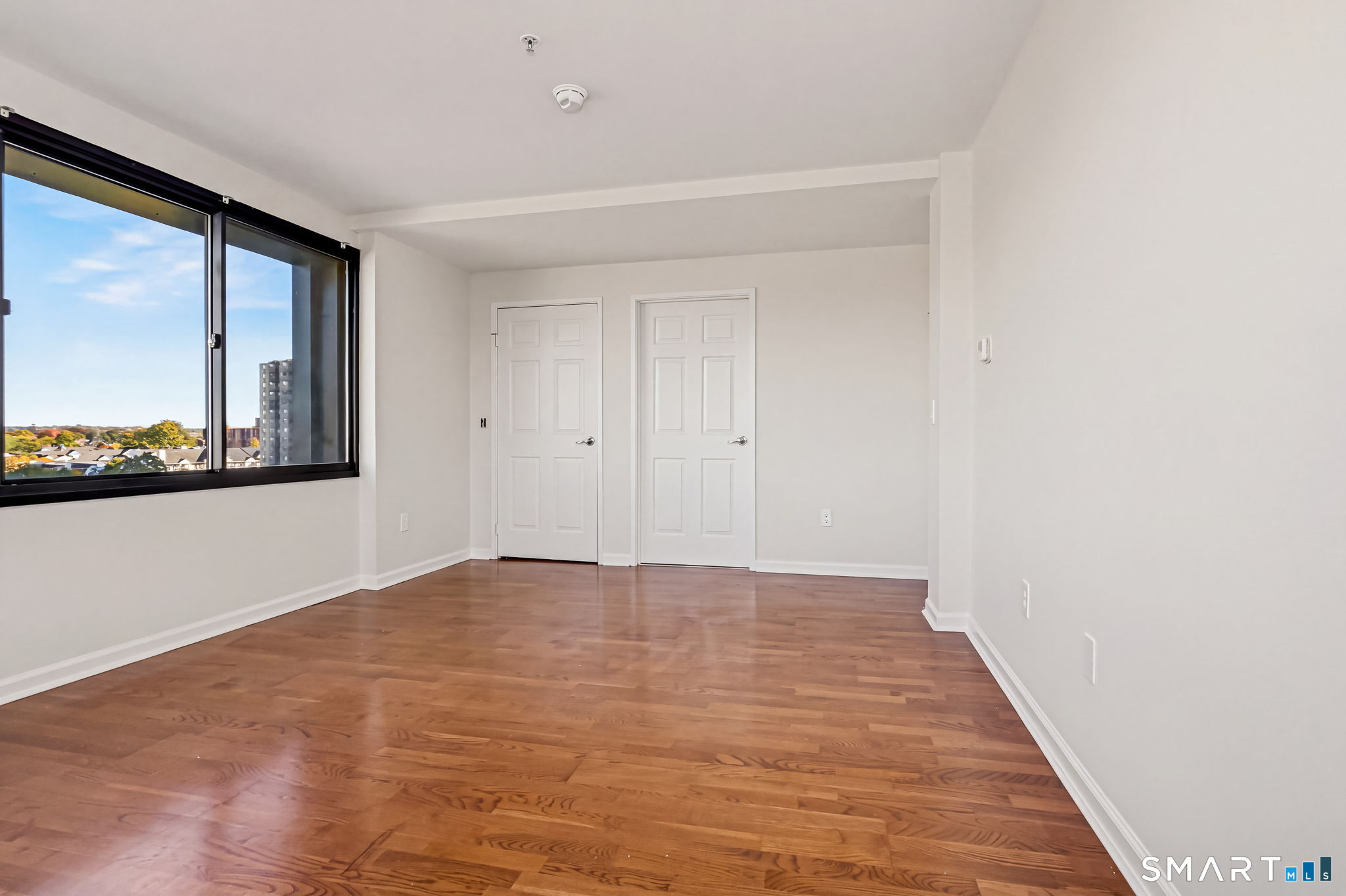 300 Broad 905 Street Property Photo 17