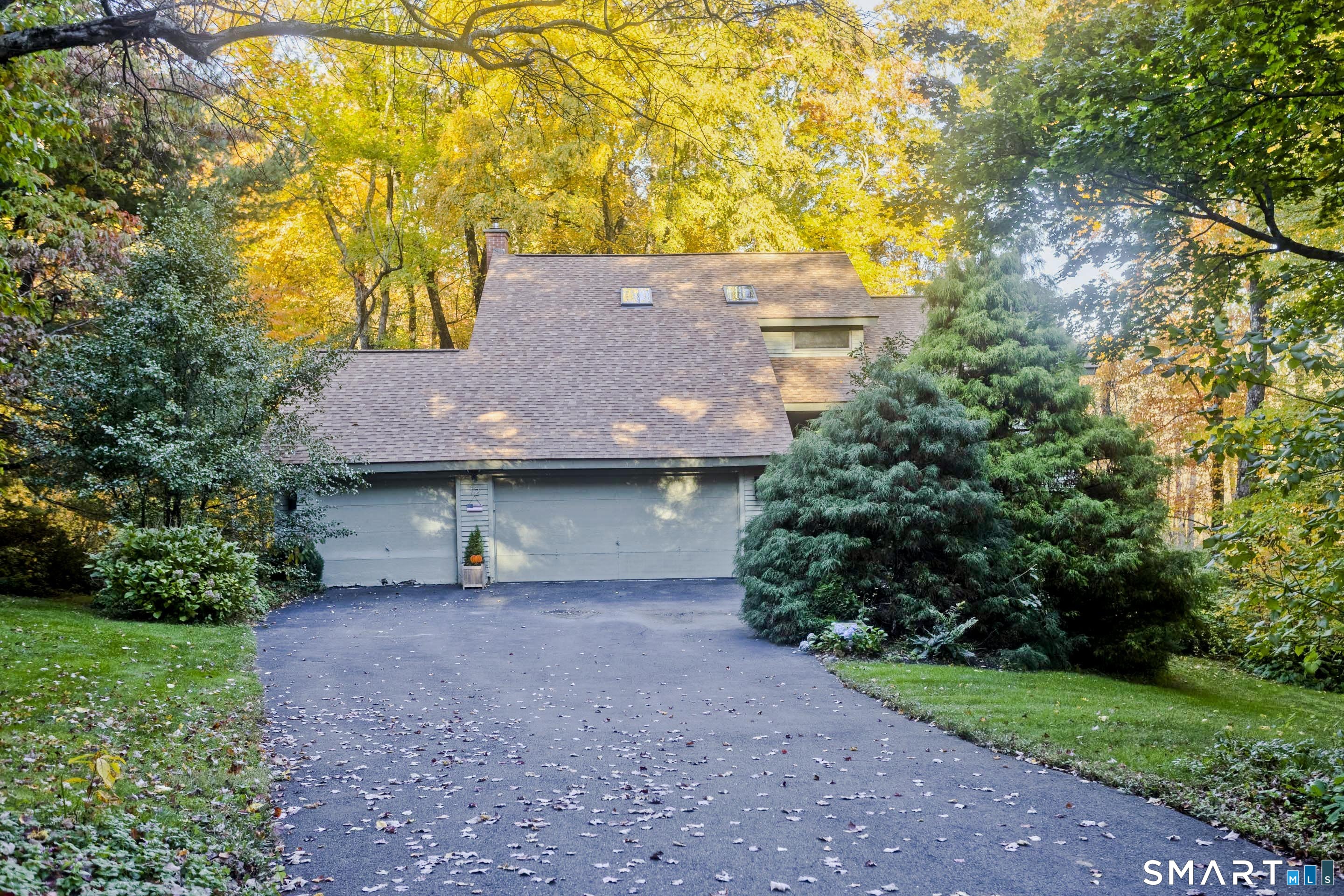 12 Talcott Range Drive Property Photo 2