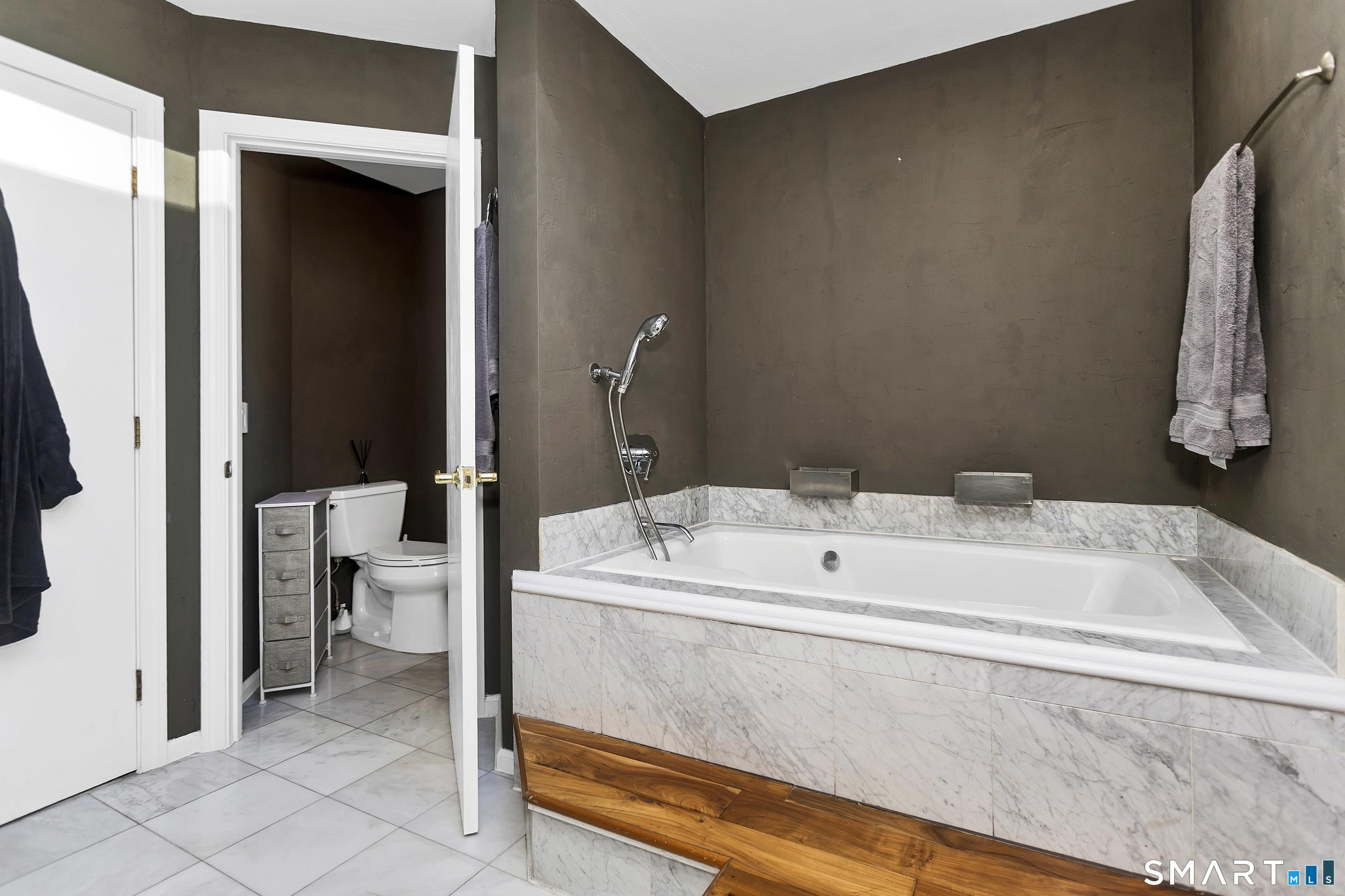 12 Talcott Range Drive Property Photo 25