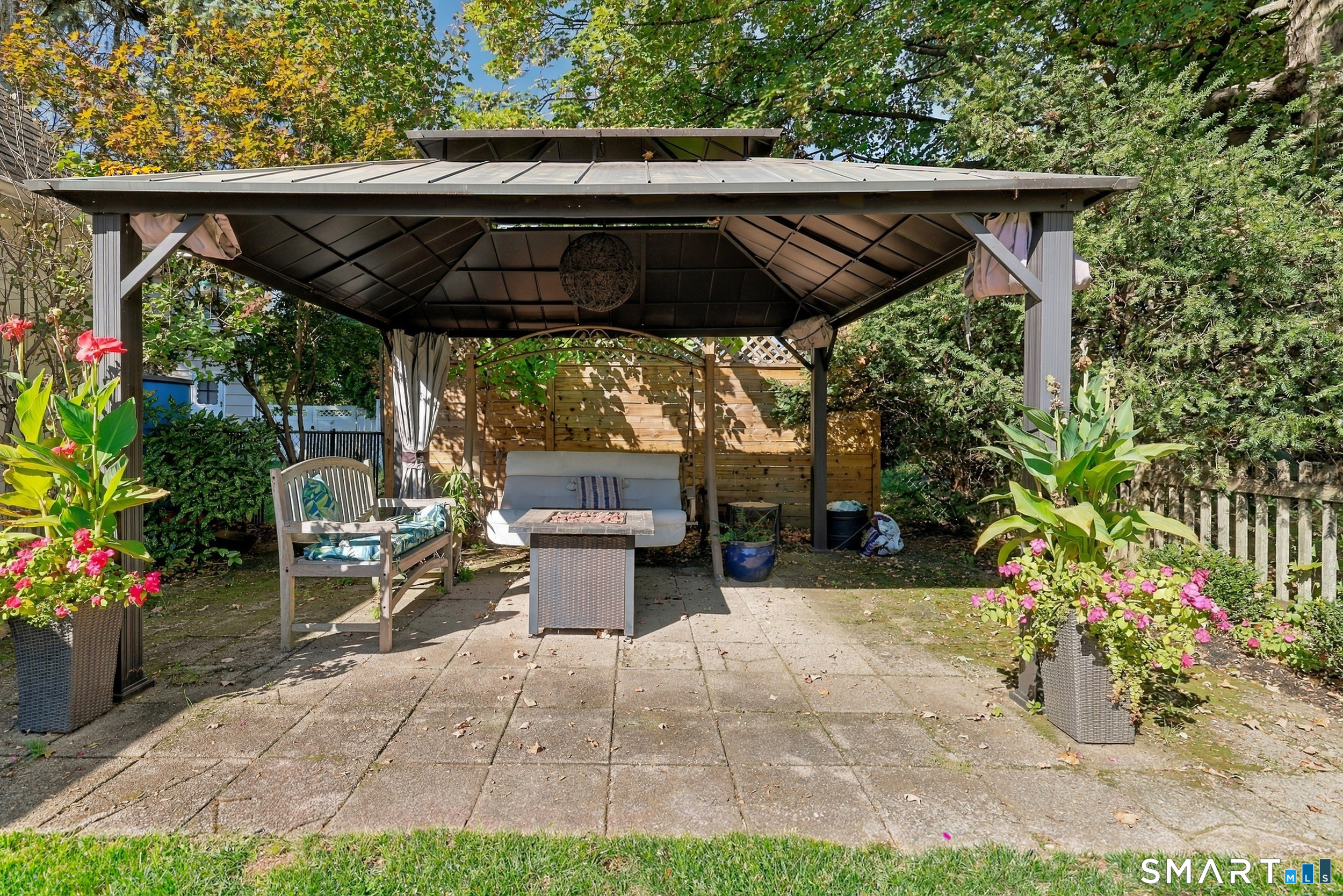 14 Dante Place Property Photo 11