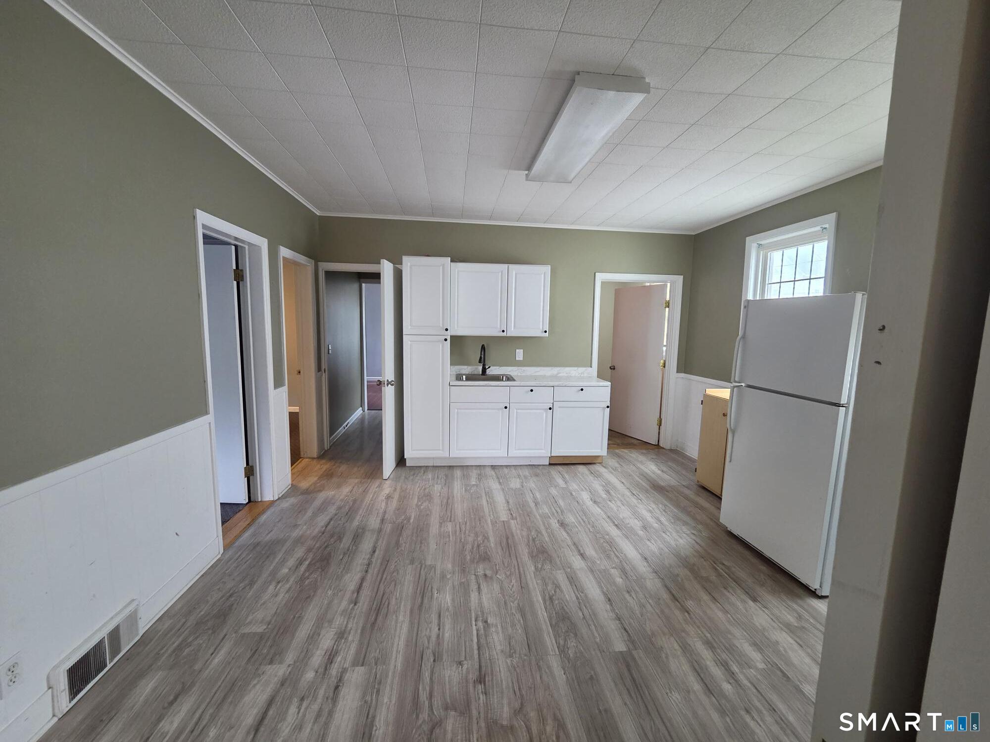 77 West Street Property Photo 2