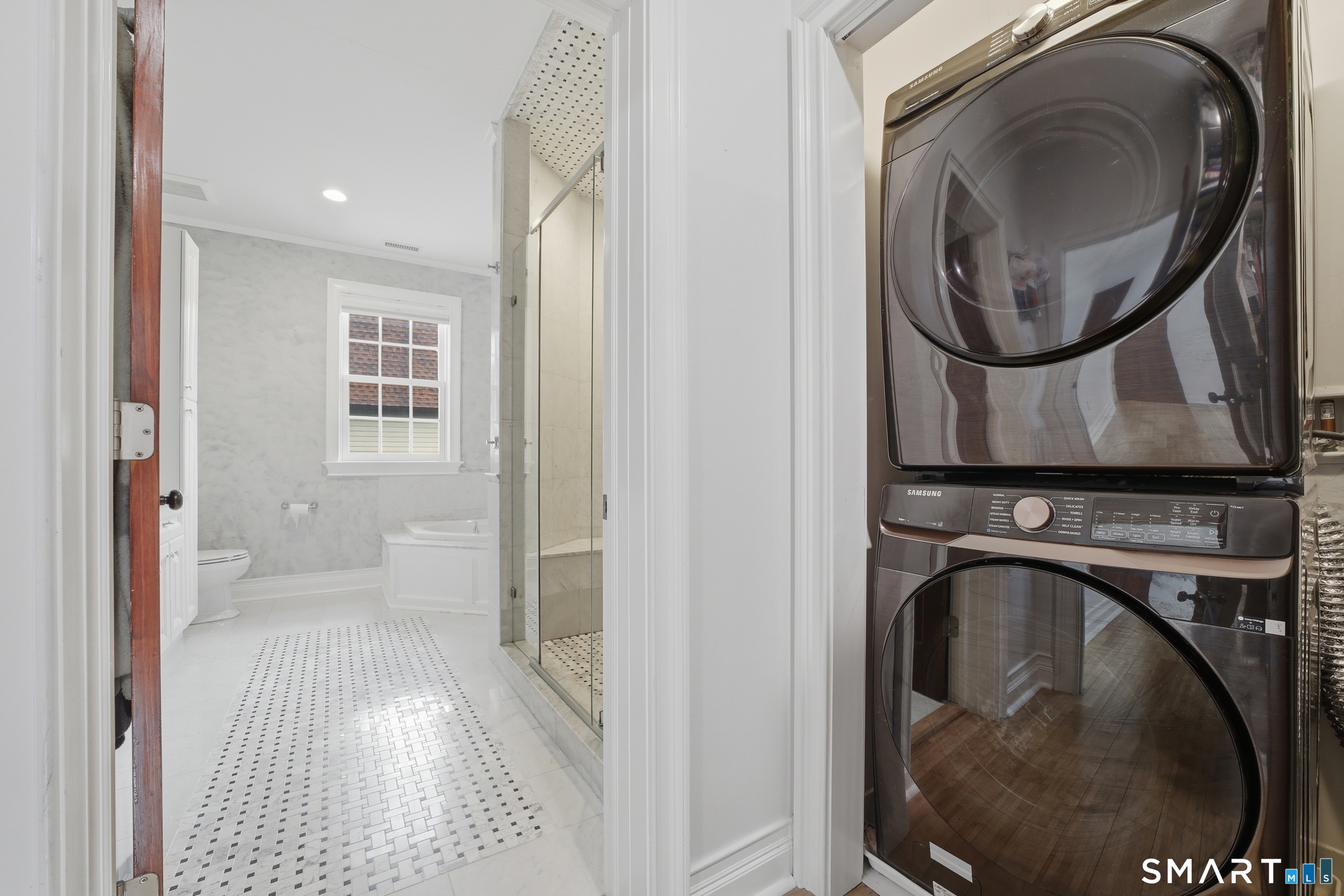 128 Van Buskirk Avenue Property Photo 14