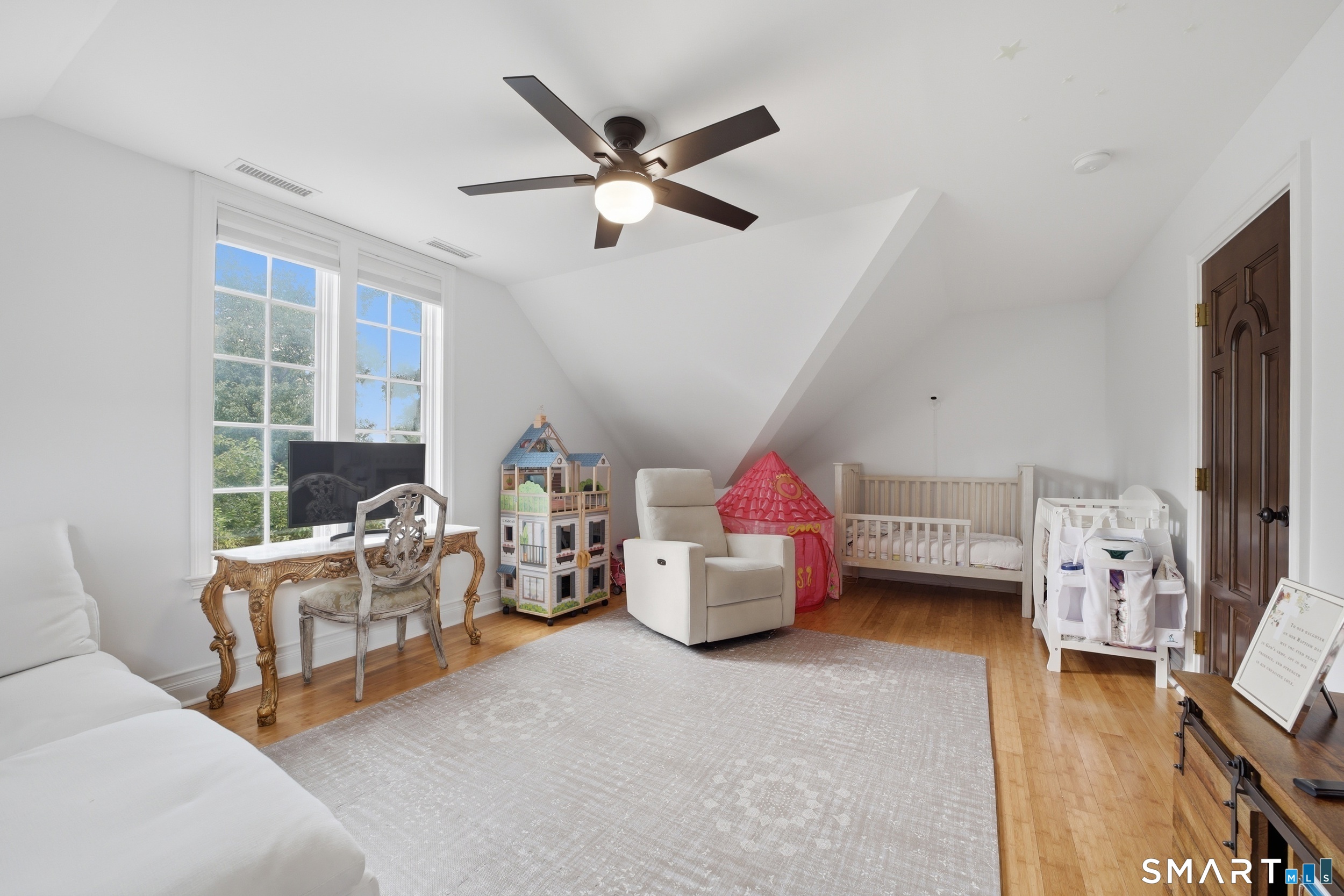 128 Van Buskirk Avenue Property Photo 17