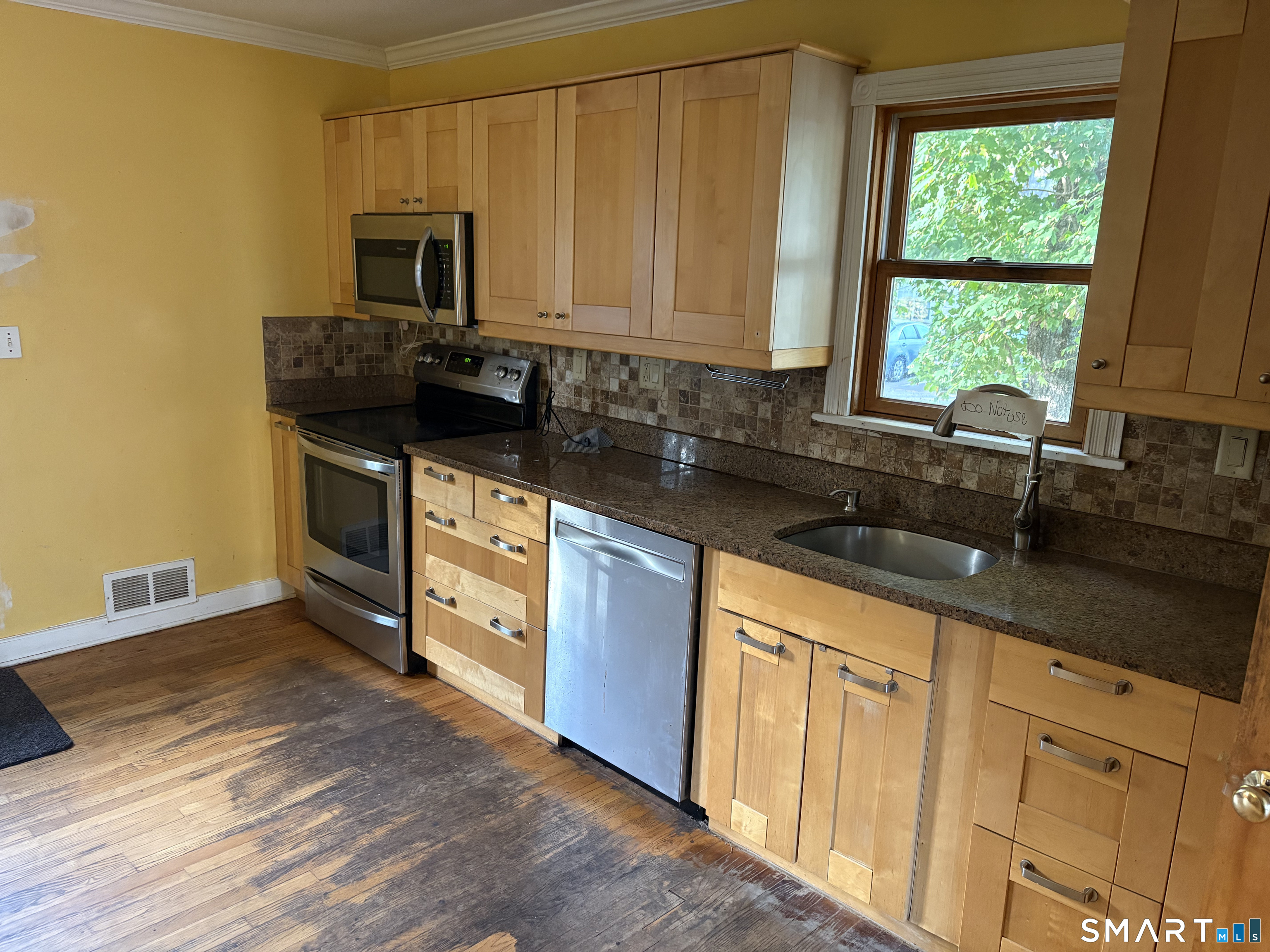 30 Mettler Street Property Photo 9