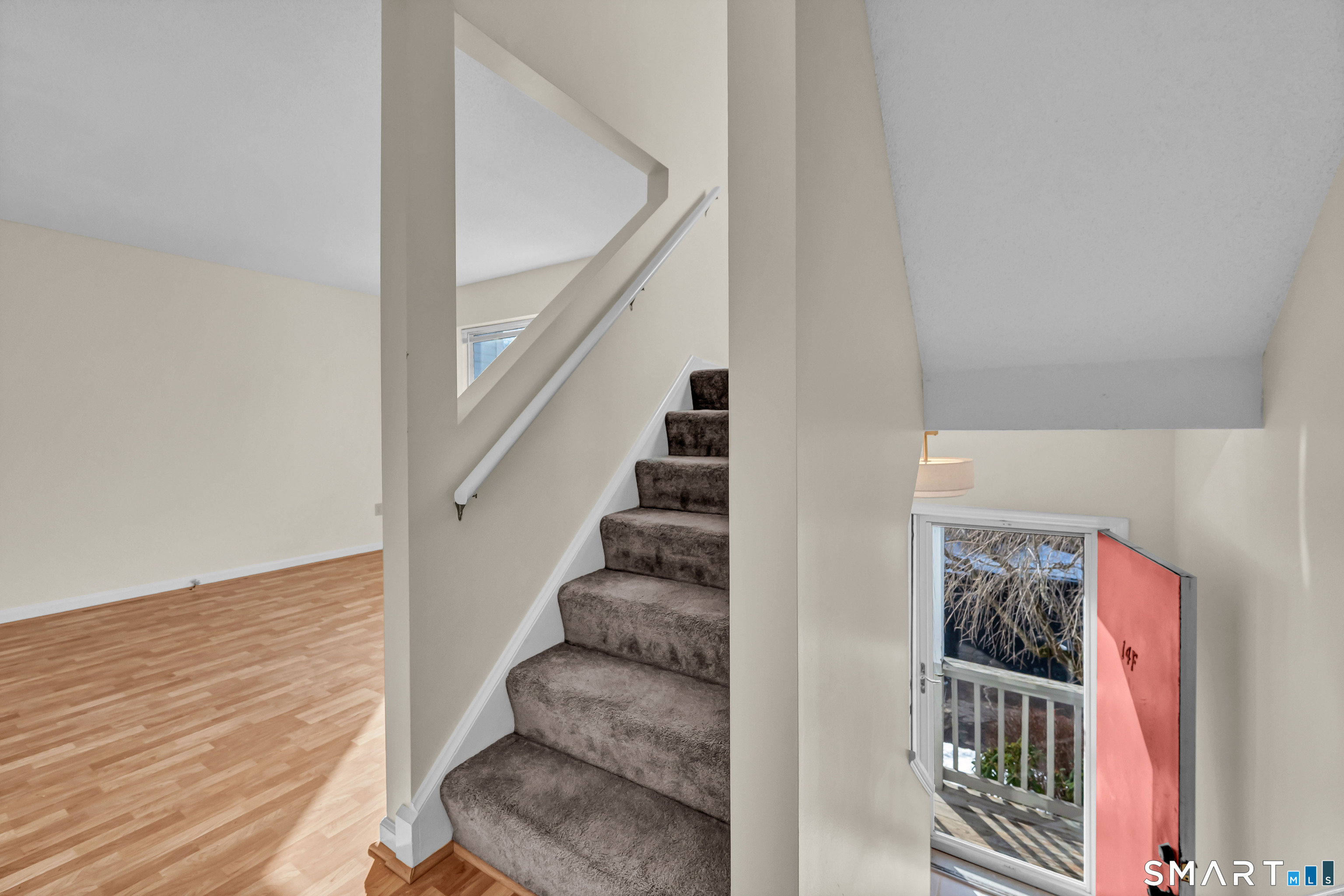 925 Oronoke 14f Road Property Photo 10