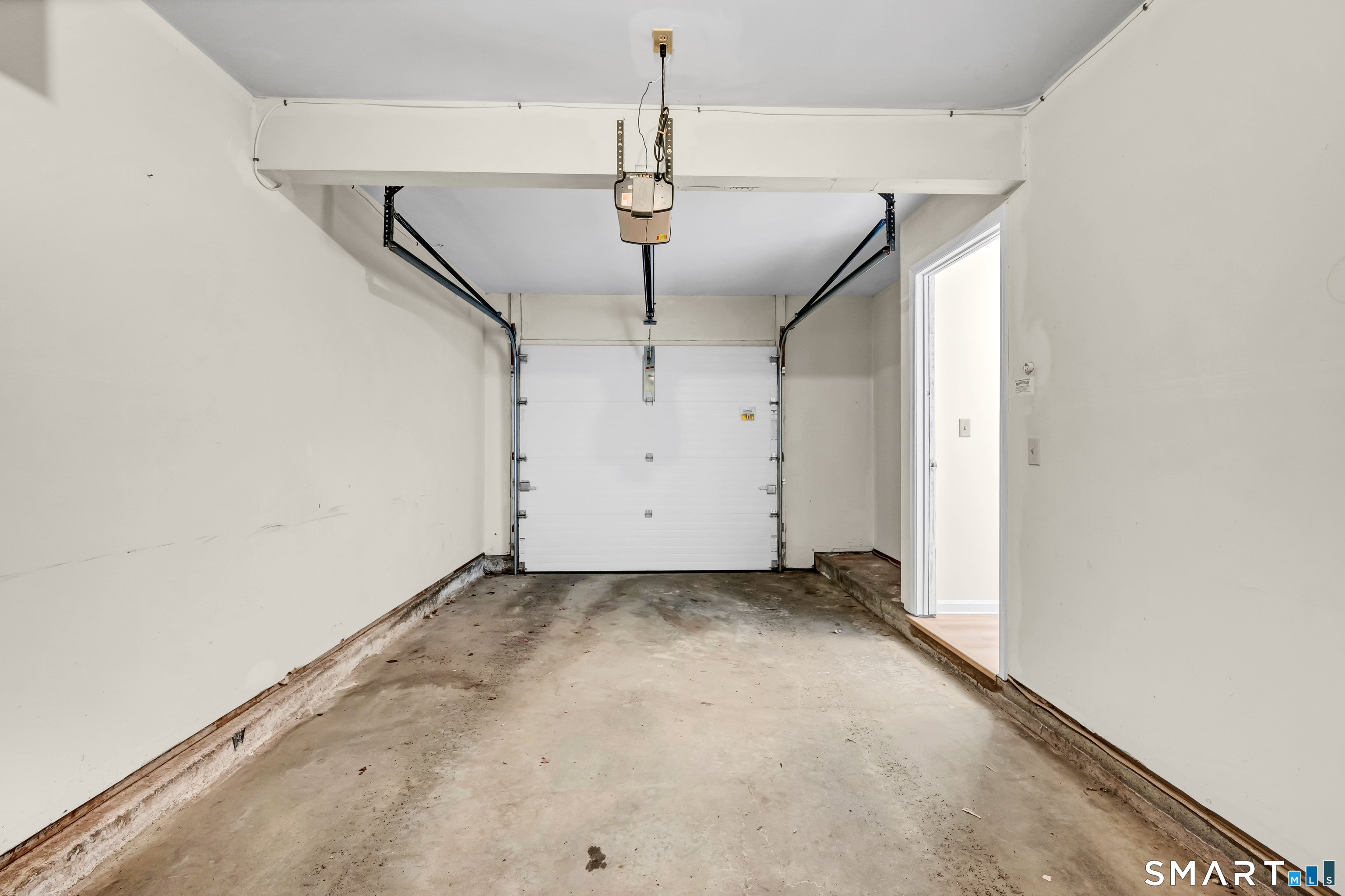 925 Oronoke 14f Road Property Photo 24