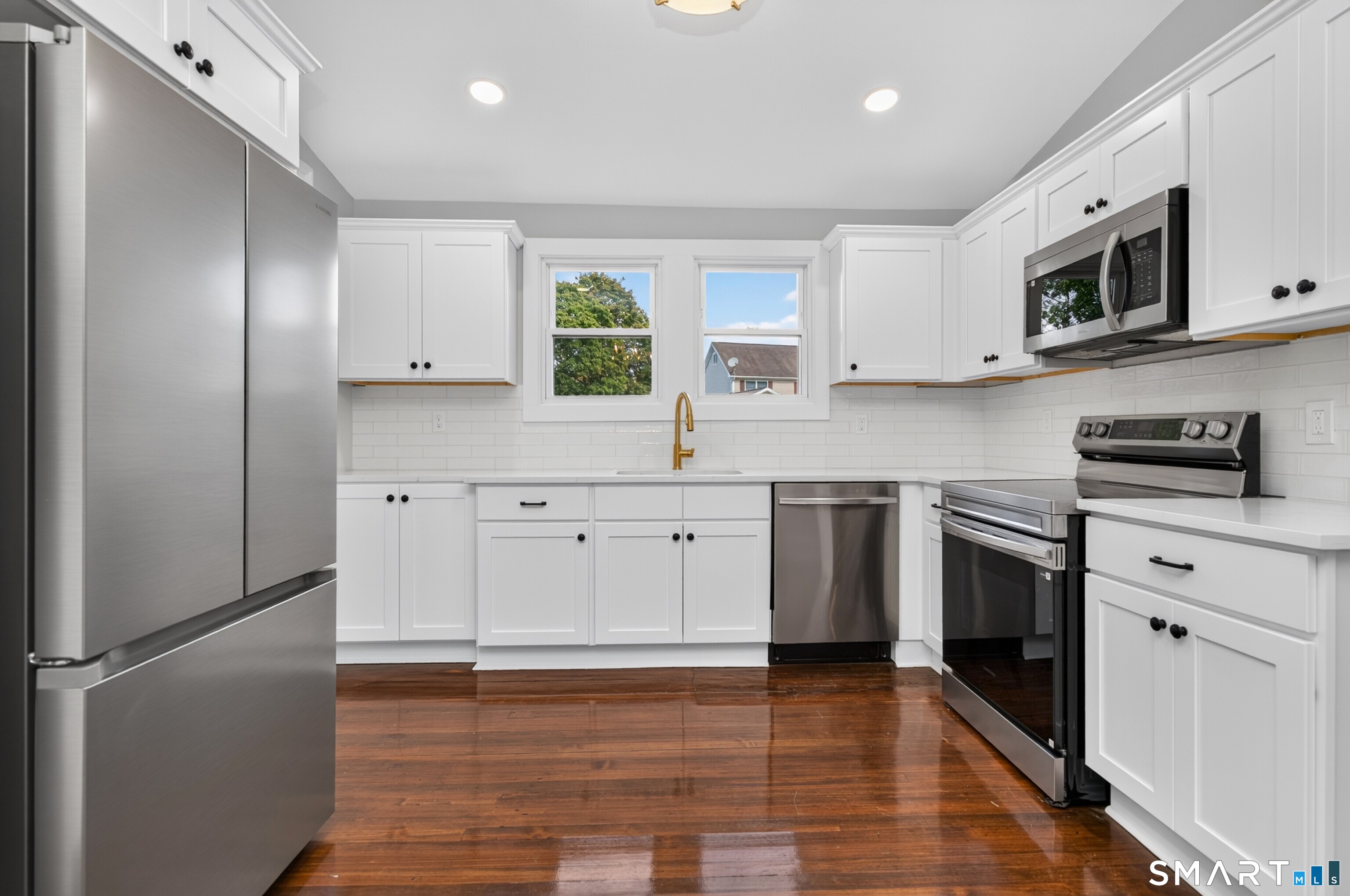 696 High Street Property Photo 2