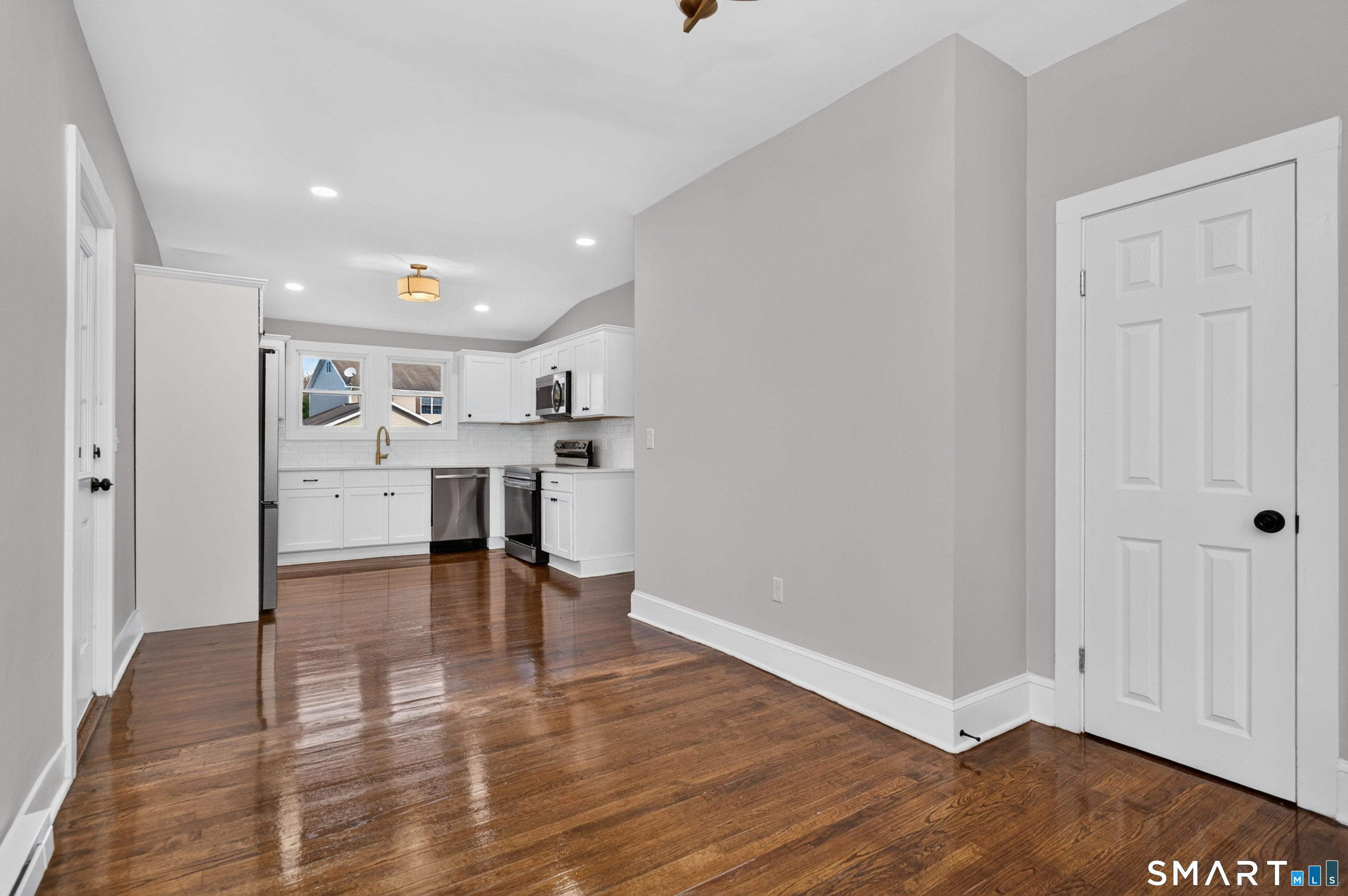 696 High Street Property Photo 13