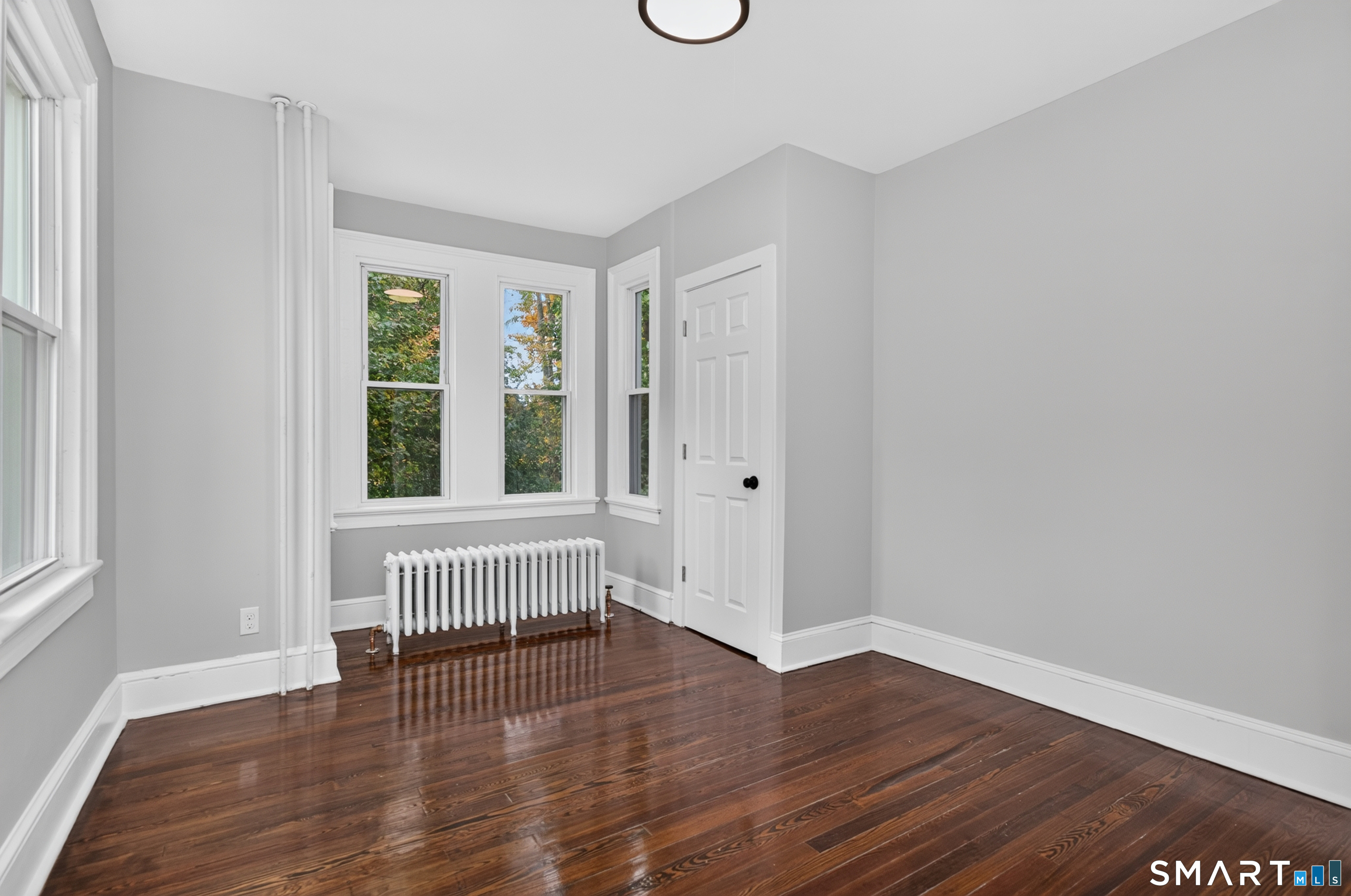 696 High Street Property Photo 28