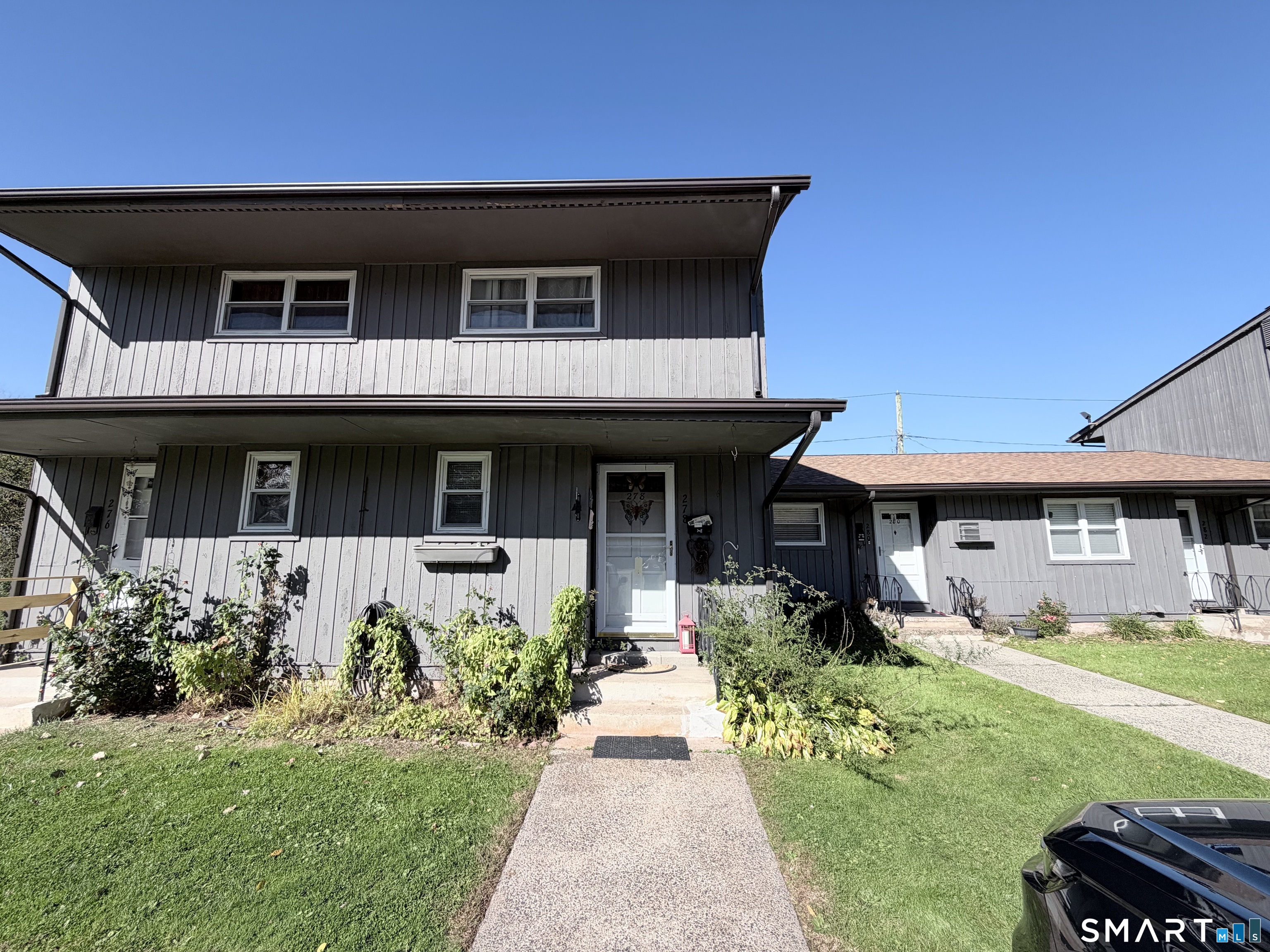 278 Williamstown 278 Court Property Photo 2