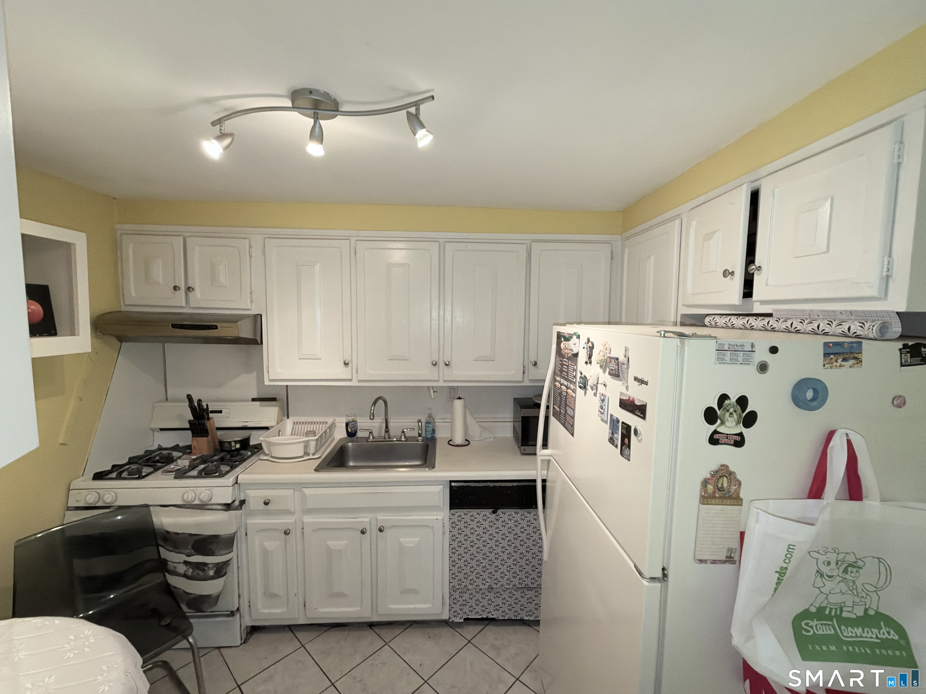 278 Williamstown 278 Court Property Photo 4
