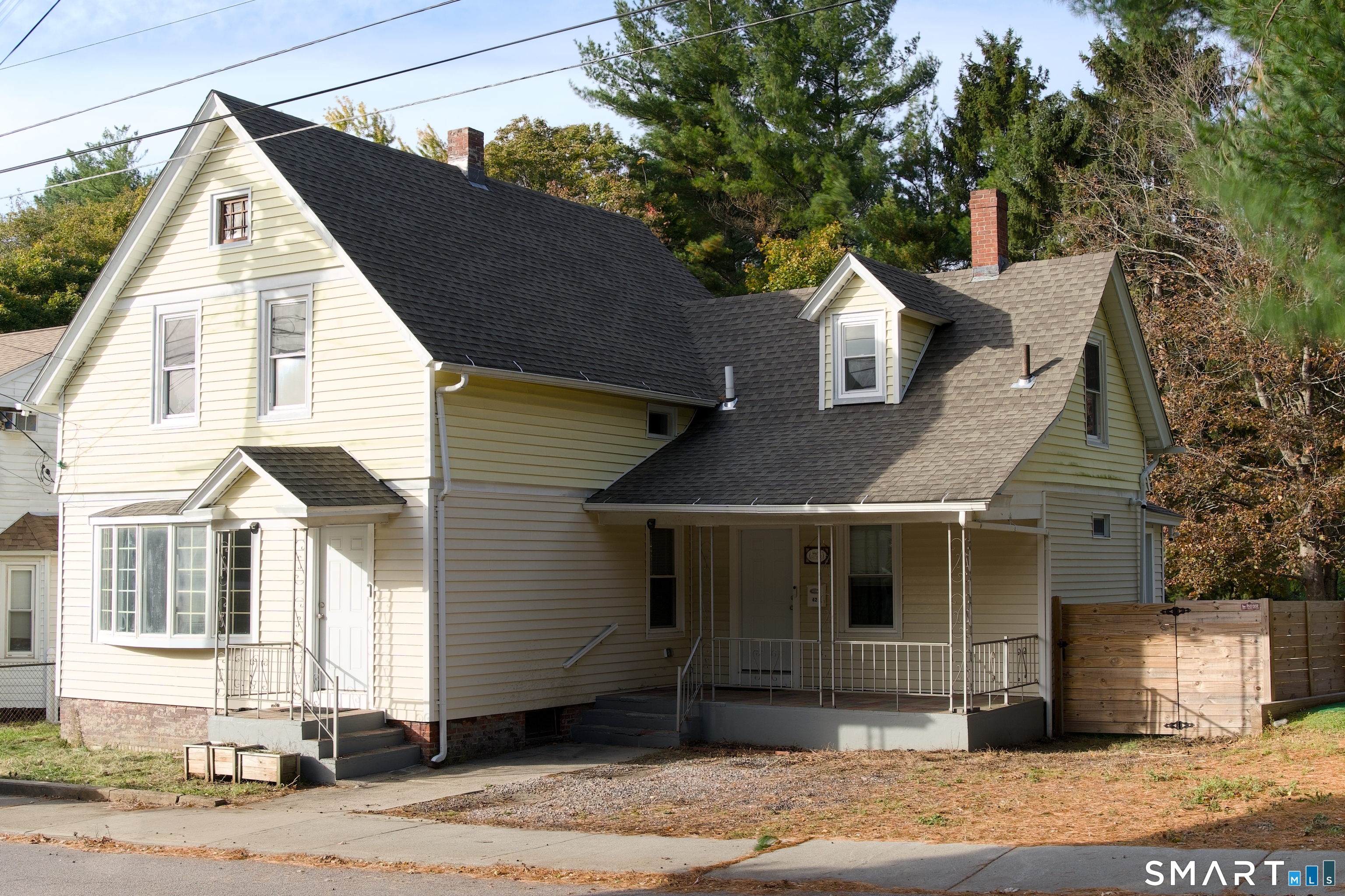 42 Hickory Street Property Photo 1