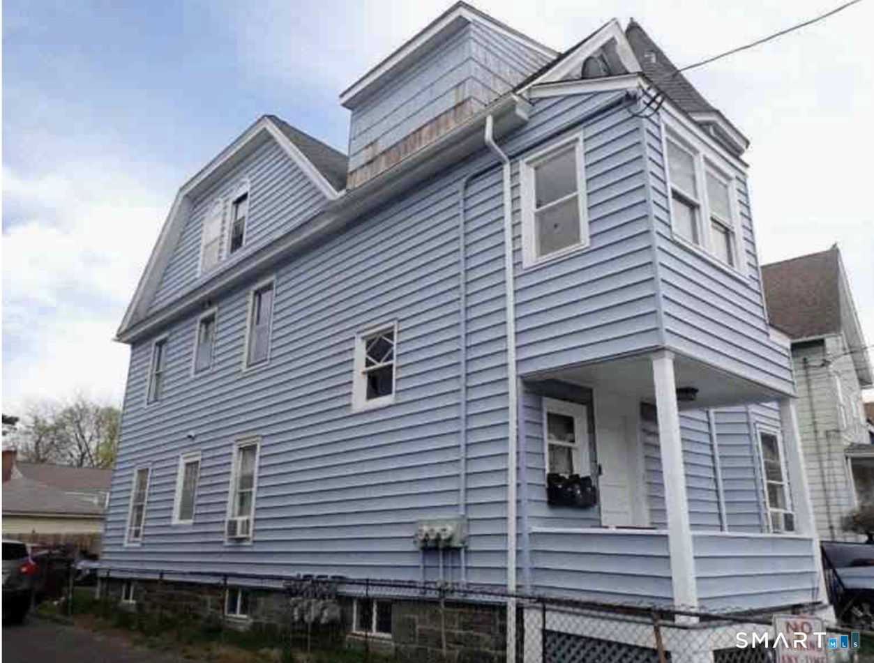 92 Gem Avenue Property Photo 2