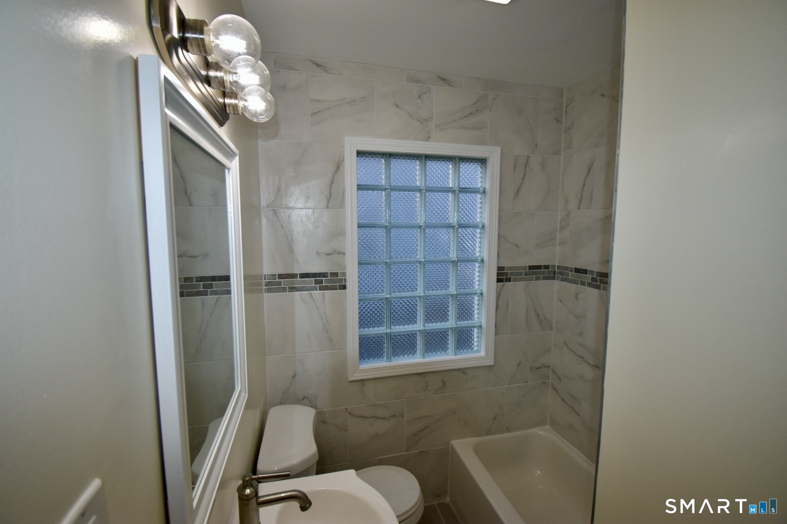 92 Gem Avenue Property Photo 4