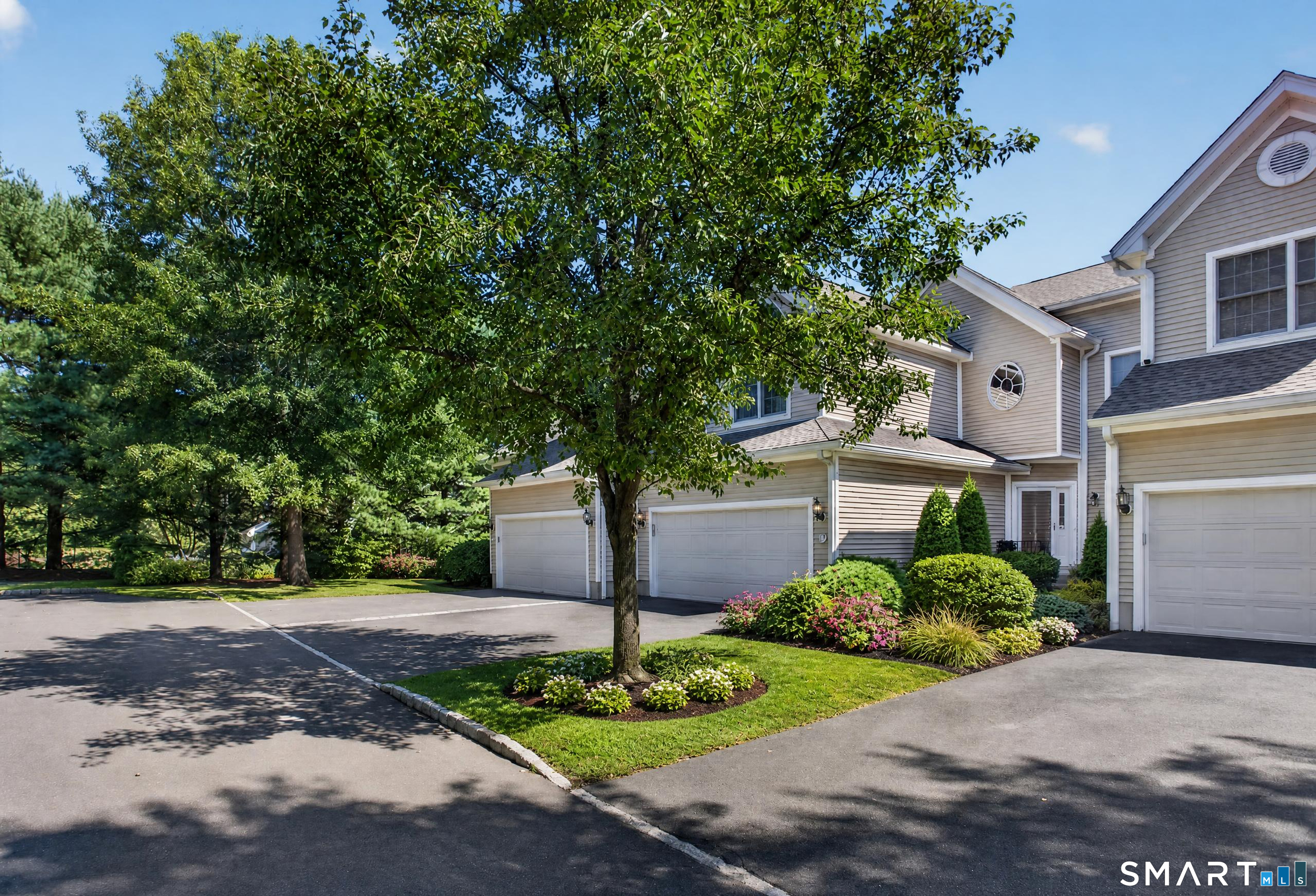 17 Regency 17 Circle Property Photo 1