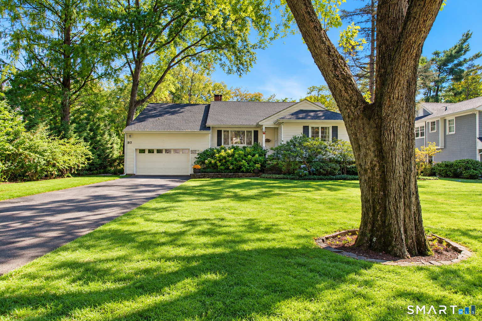 37 Midbrook Lane Property Photo 1