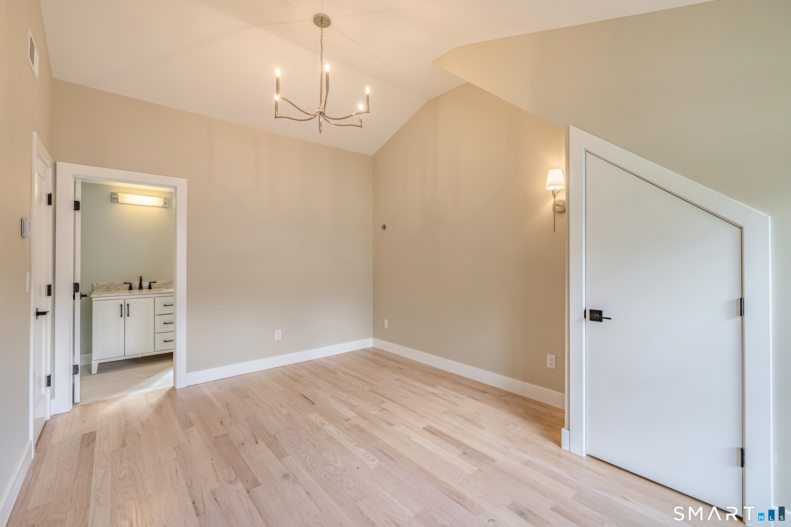 5 Elm Street Property Photo 16