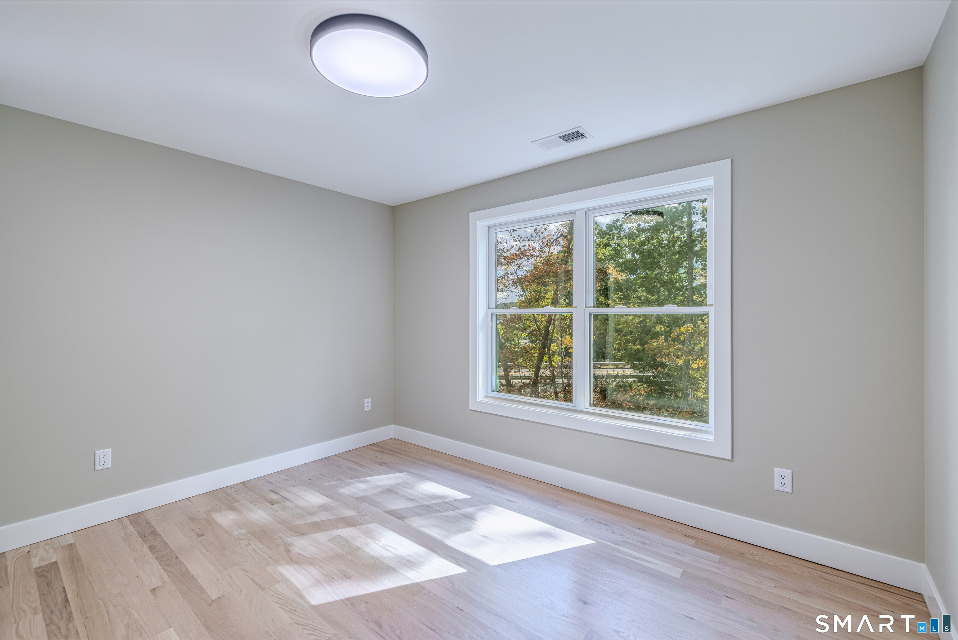 5 Elm Street Property Photo 22