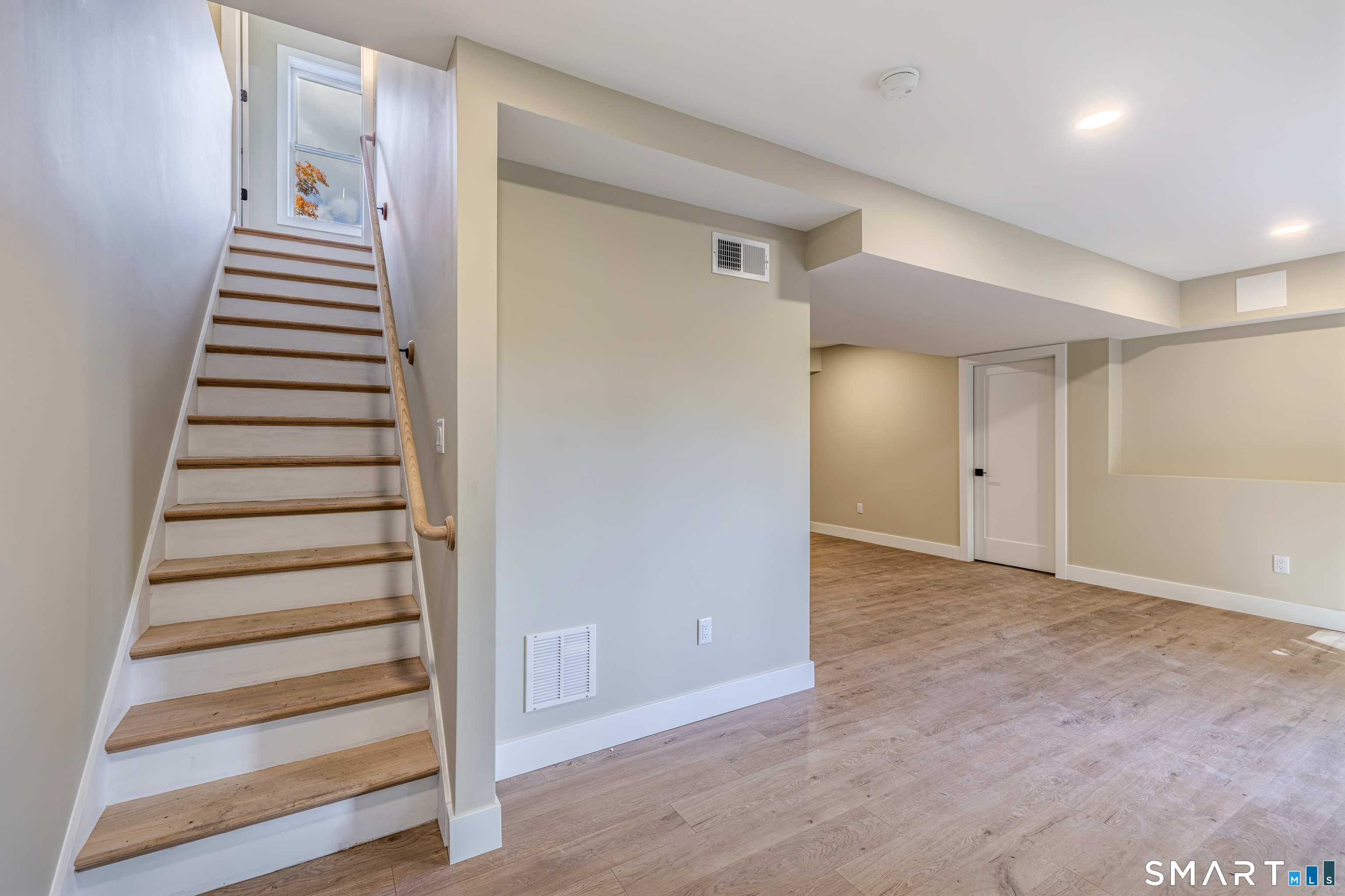 5 Elm Street Property Photo 24