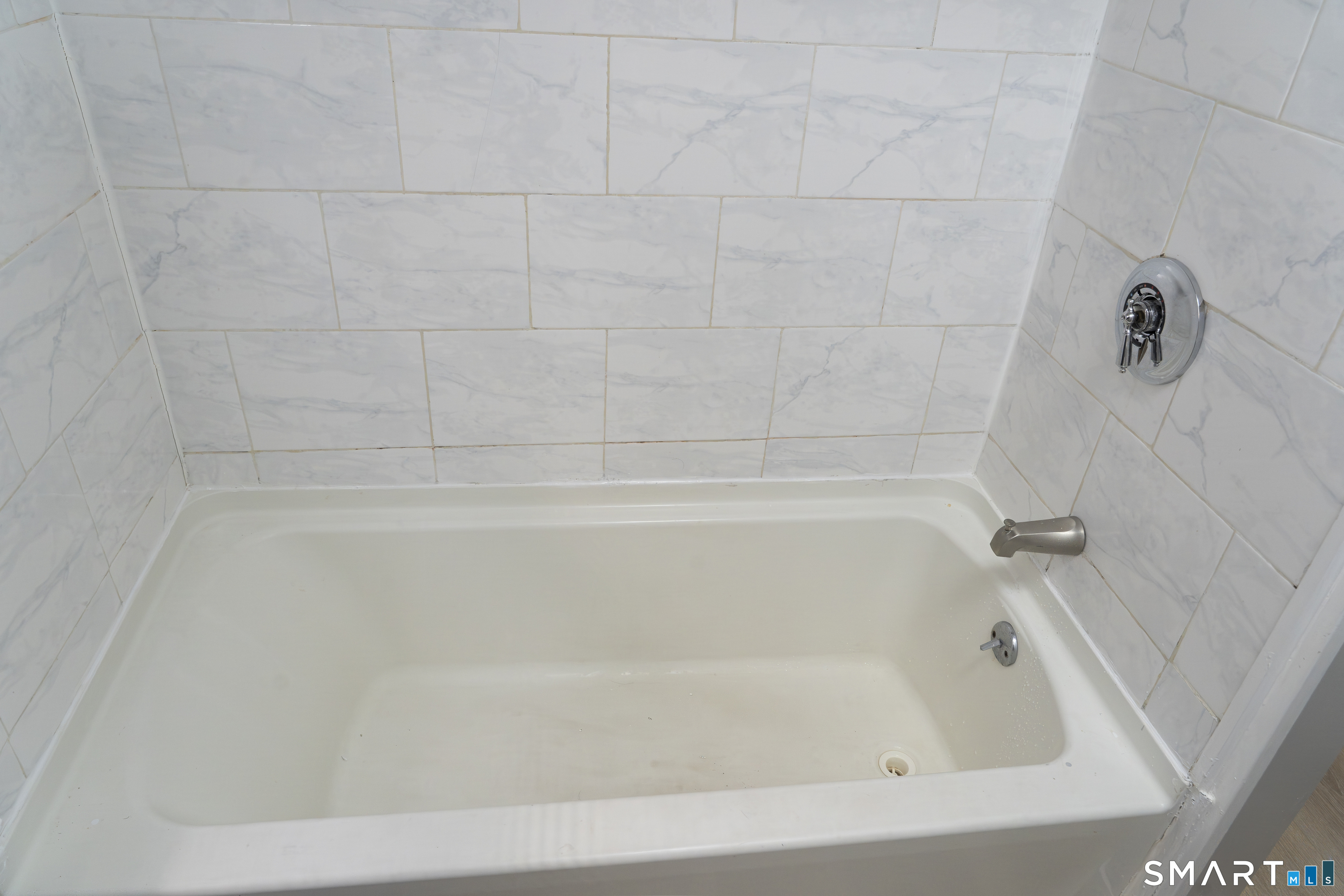 99 Kimberly Avenue Property Photo 11