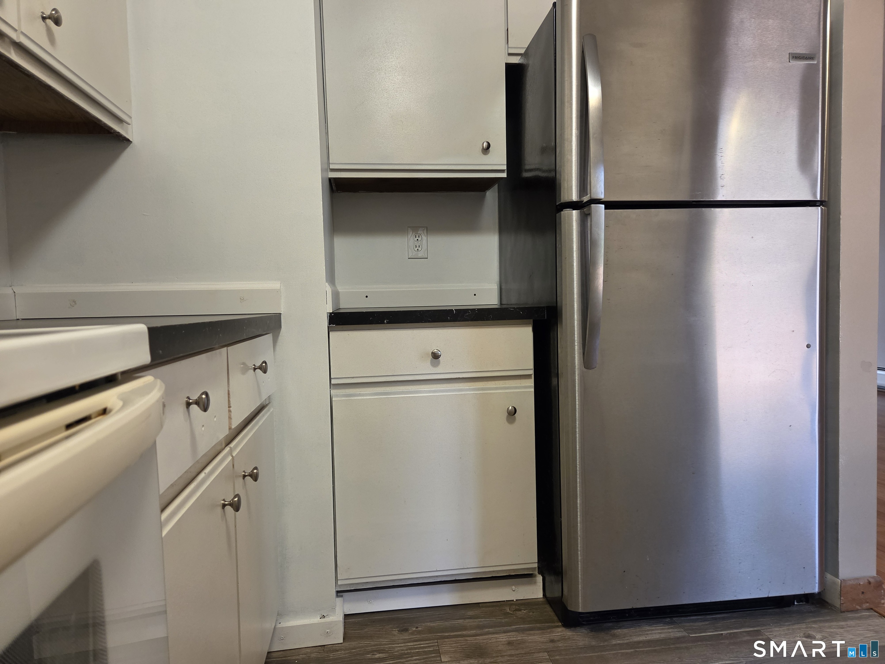 1730 Farmington Avenue Property Photo 3