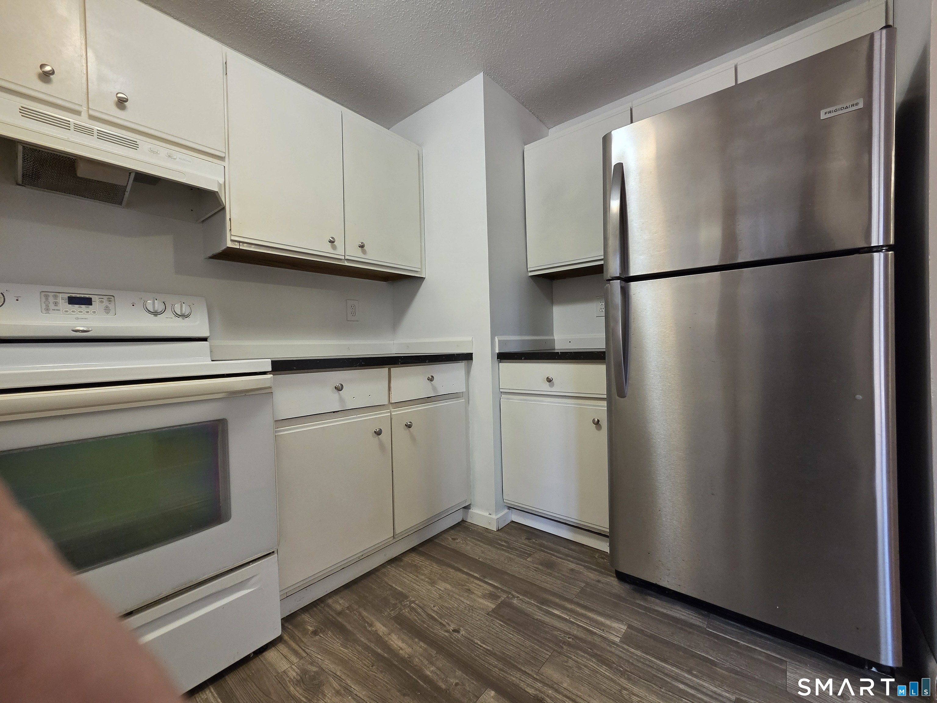 1730 Farmington Avenue Property Photo 4