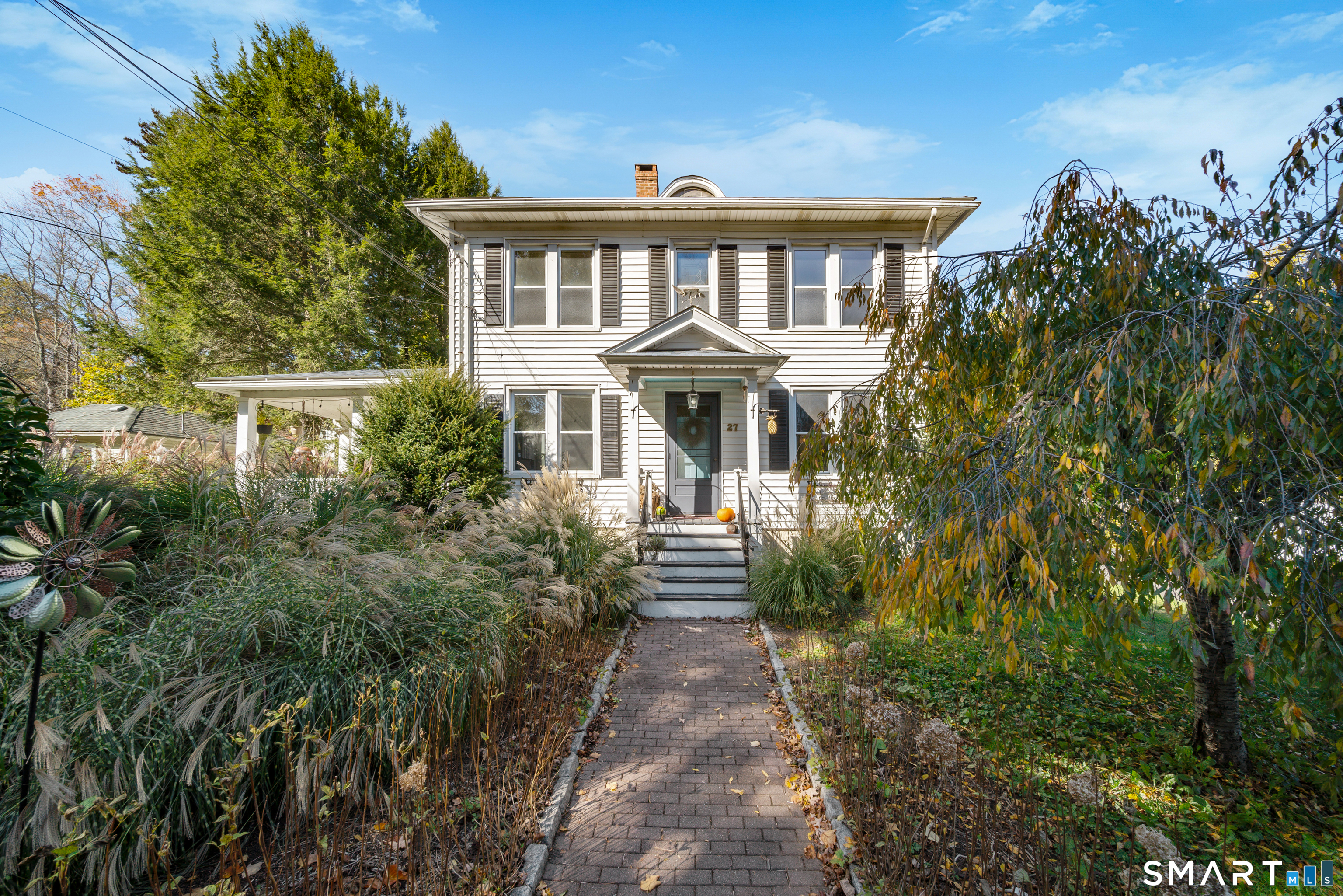 27 Roberts Avenue Property Photo 1