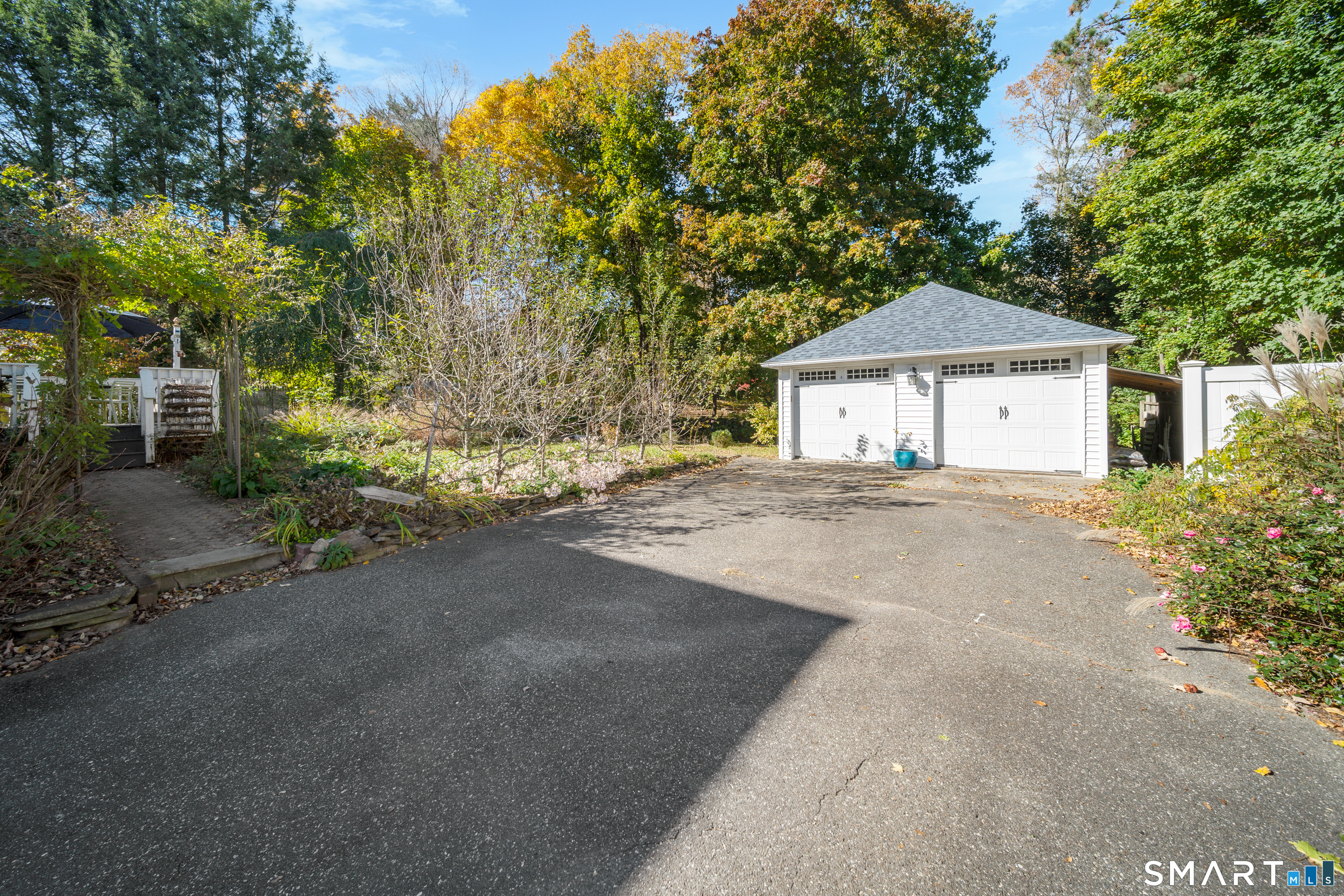 27 Roberts Avenue Property Photo 31