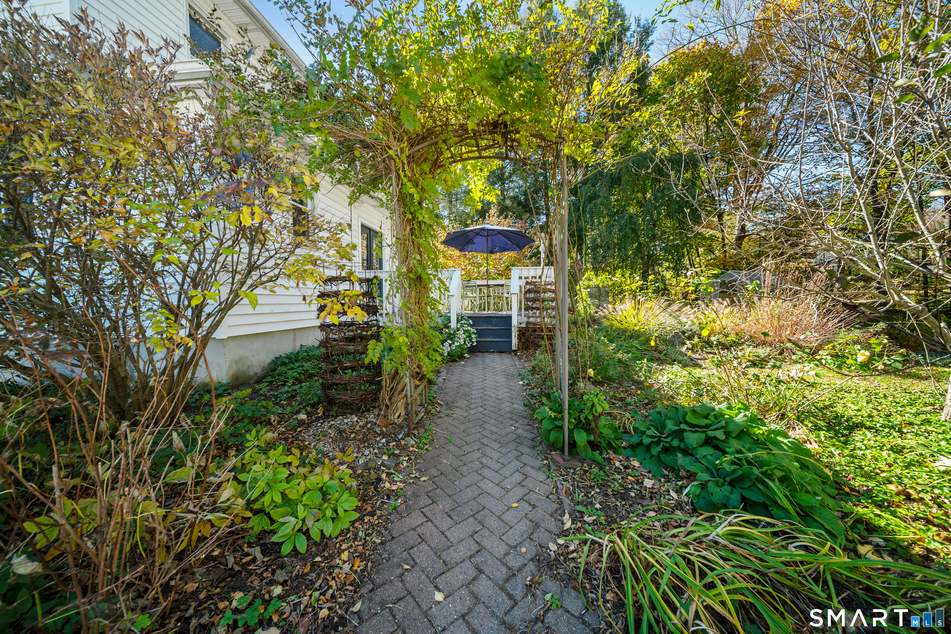 27 Roberts Avenue Property Photo 32