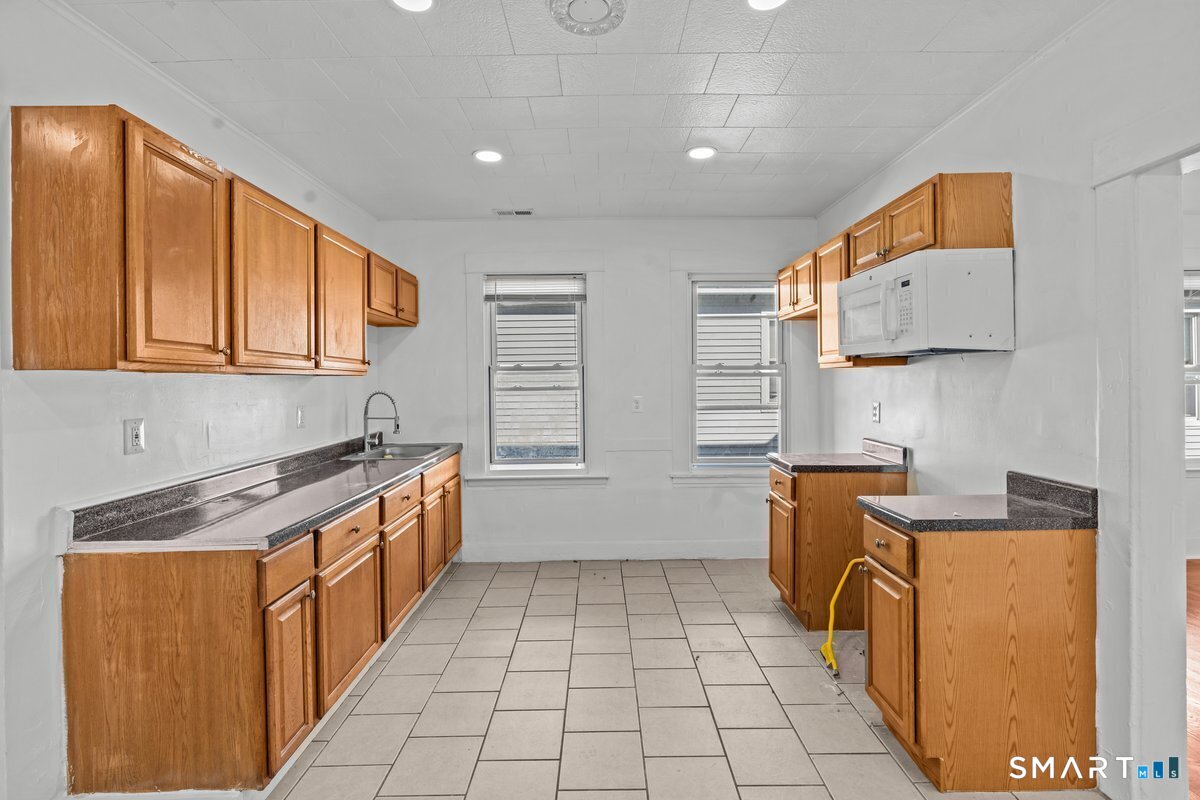 56 Blake 1R Street Property Photo 1