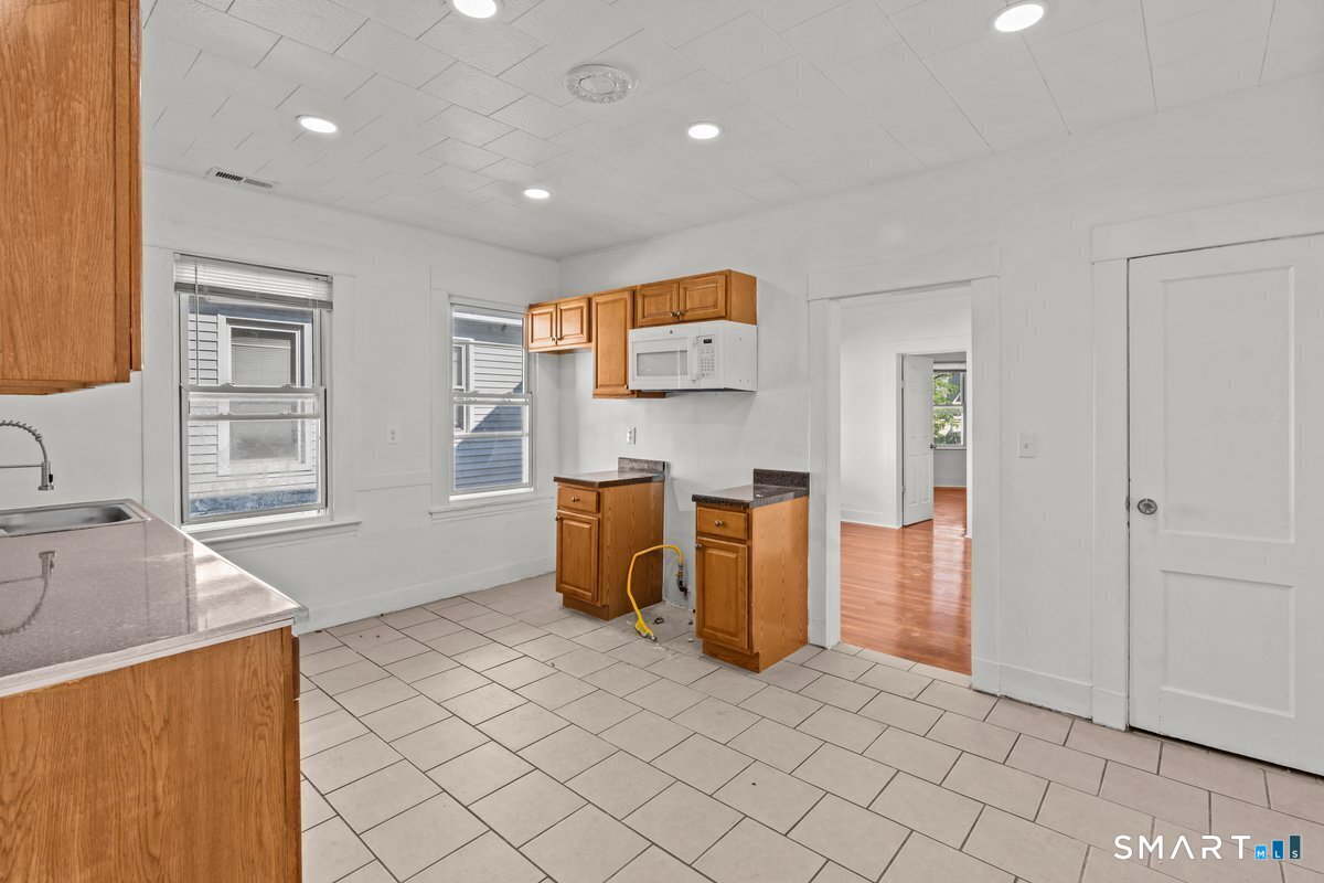 56 Blake 1r Street Property Photo 3