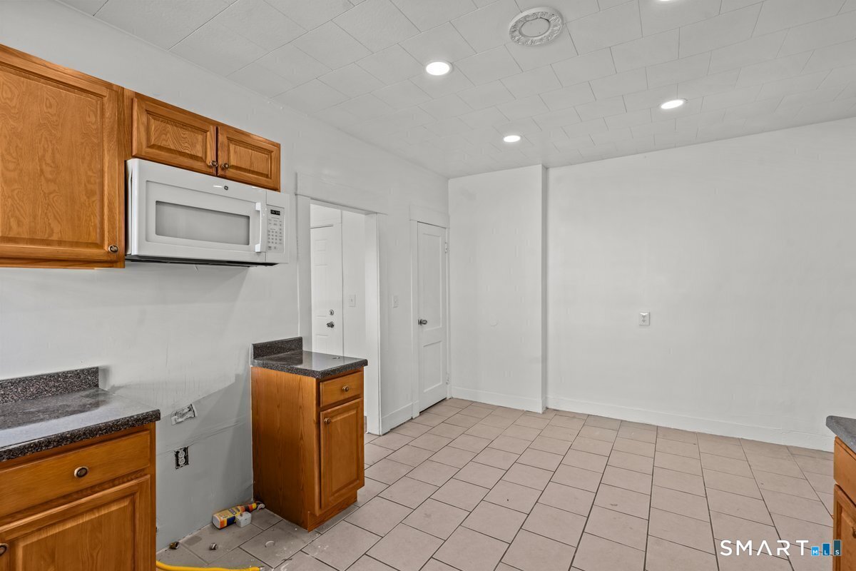 56 Blake 1r Street Property Photo 4