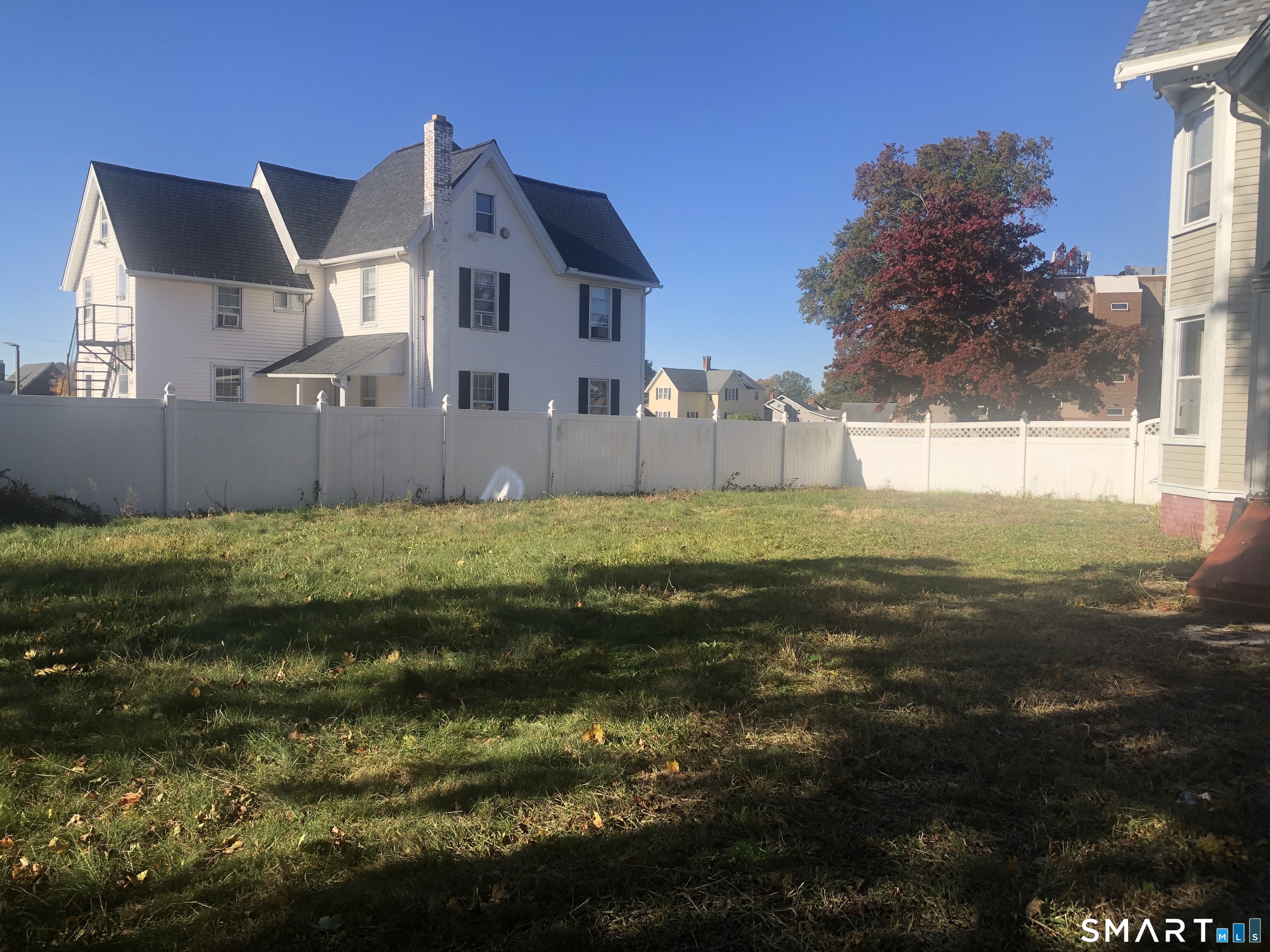 1422 Main Street Property Photo 4