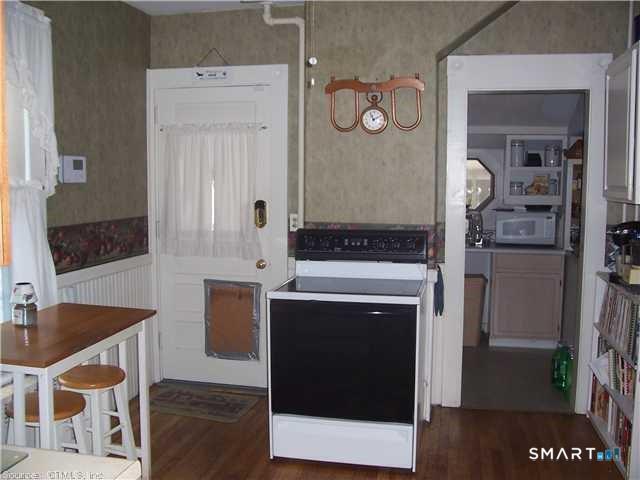 1422 Main Street Property Photo 6