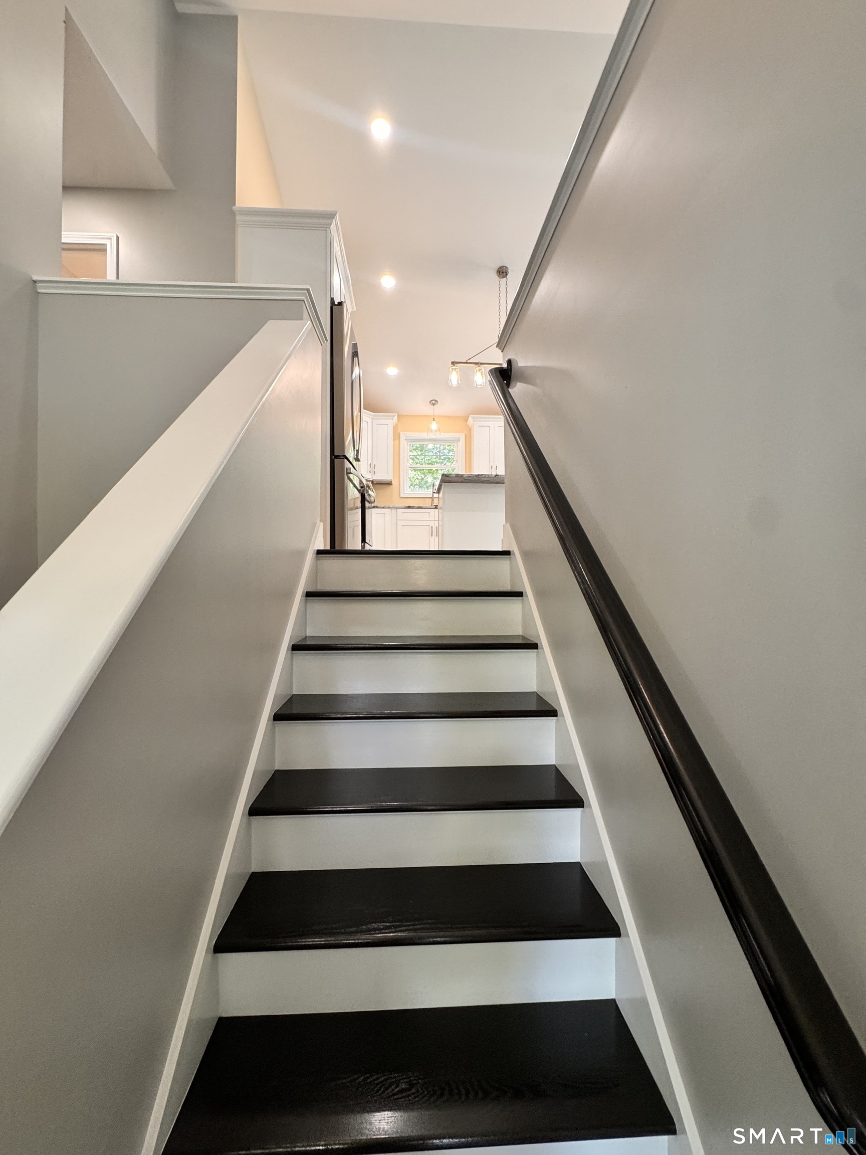 166 Paradise Drive Property Photo 4