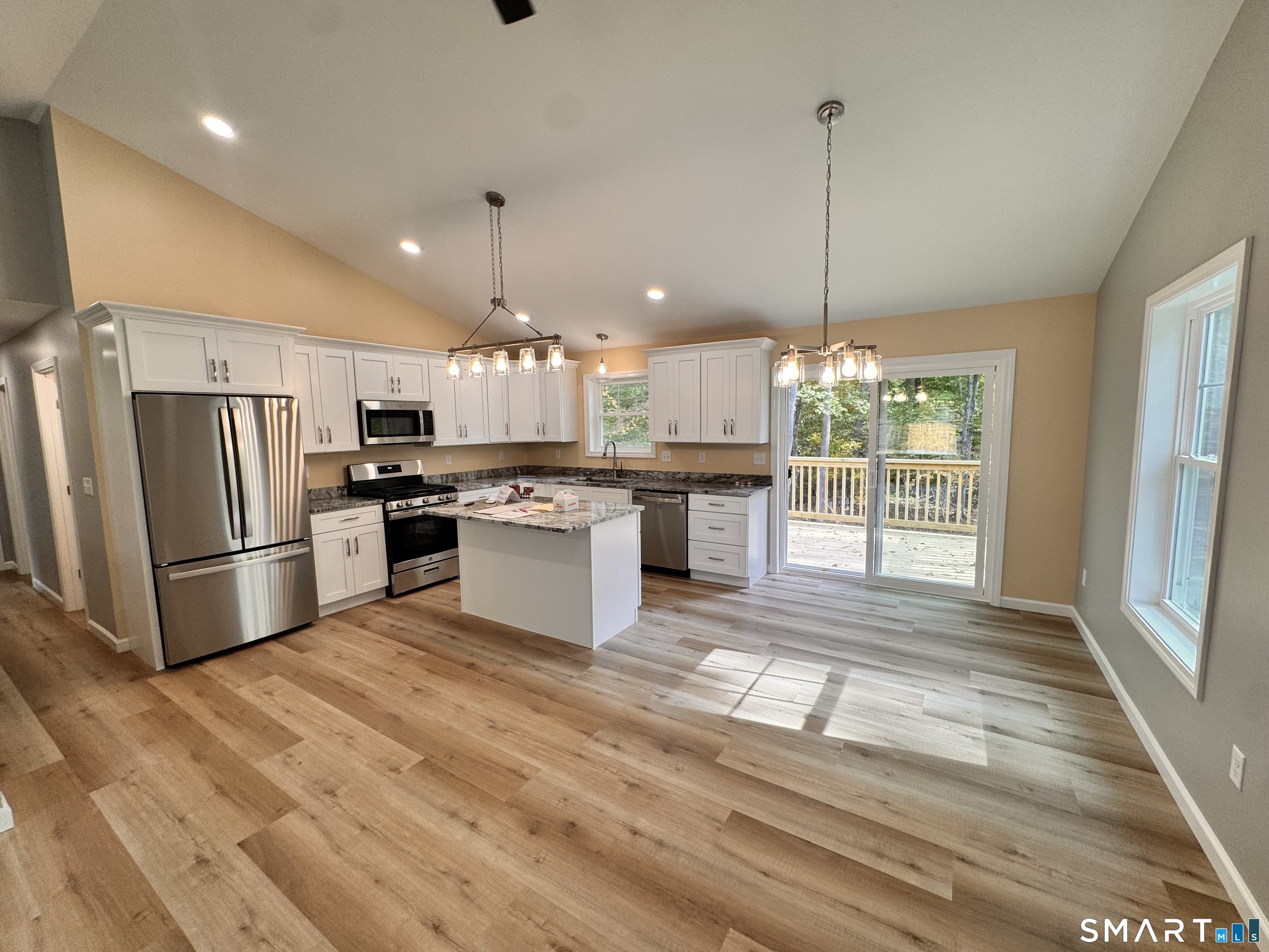166 Paradise Drive Property Photo 5