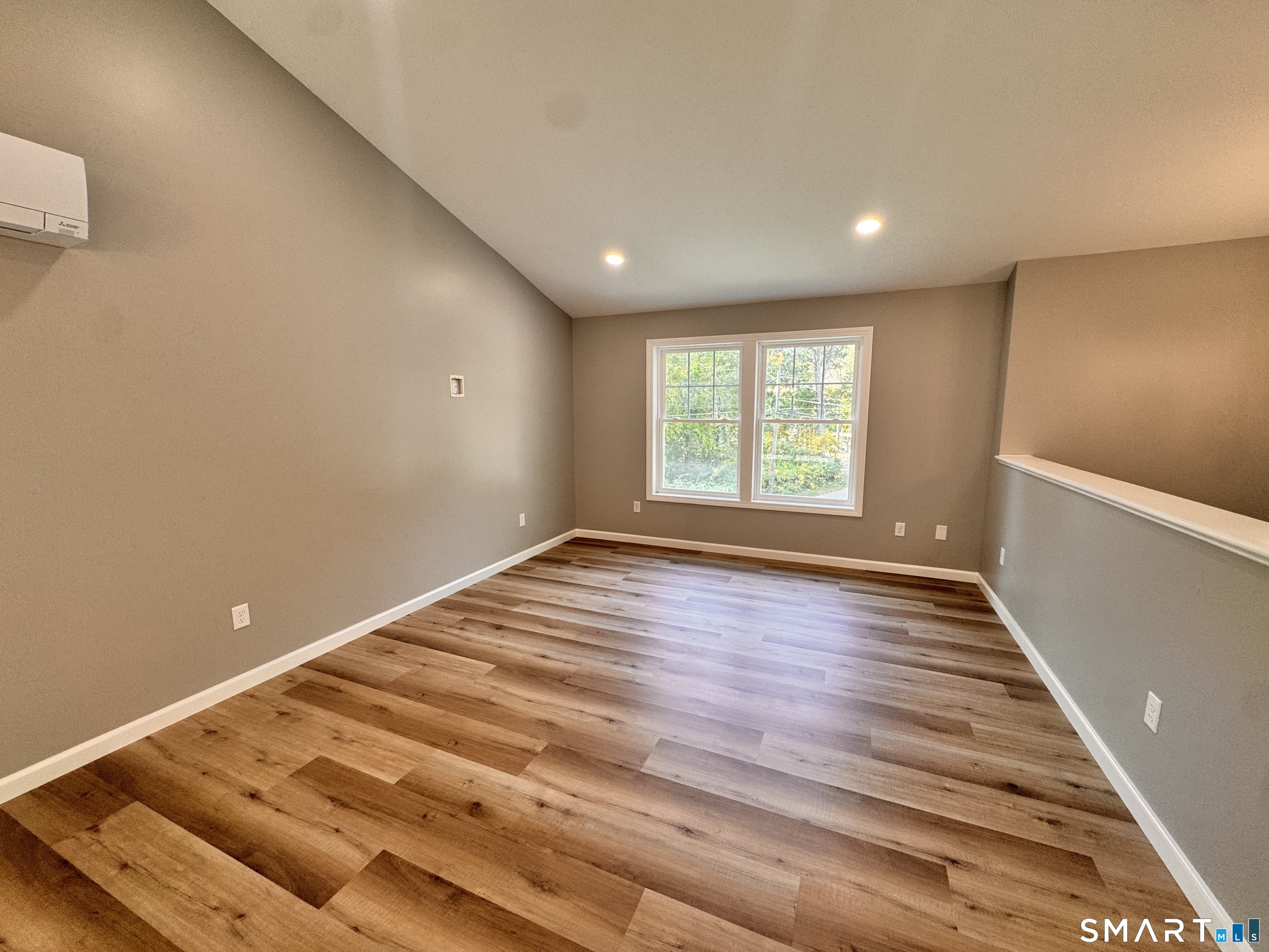 166 Paradise Drive Property Photo 9