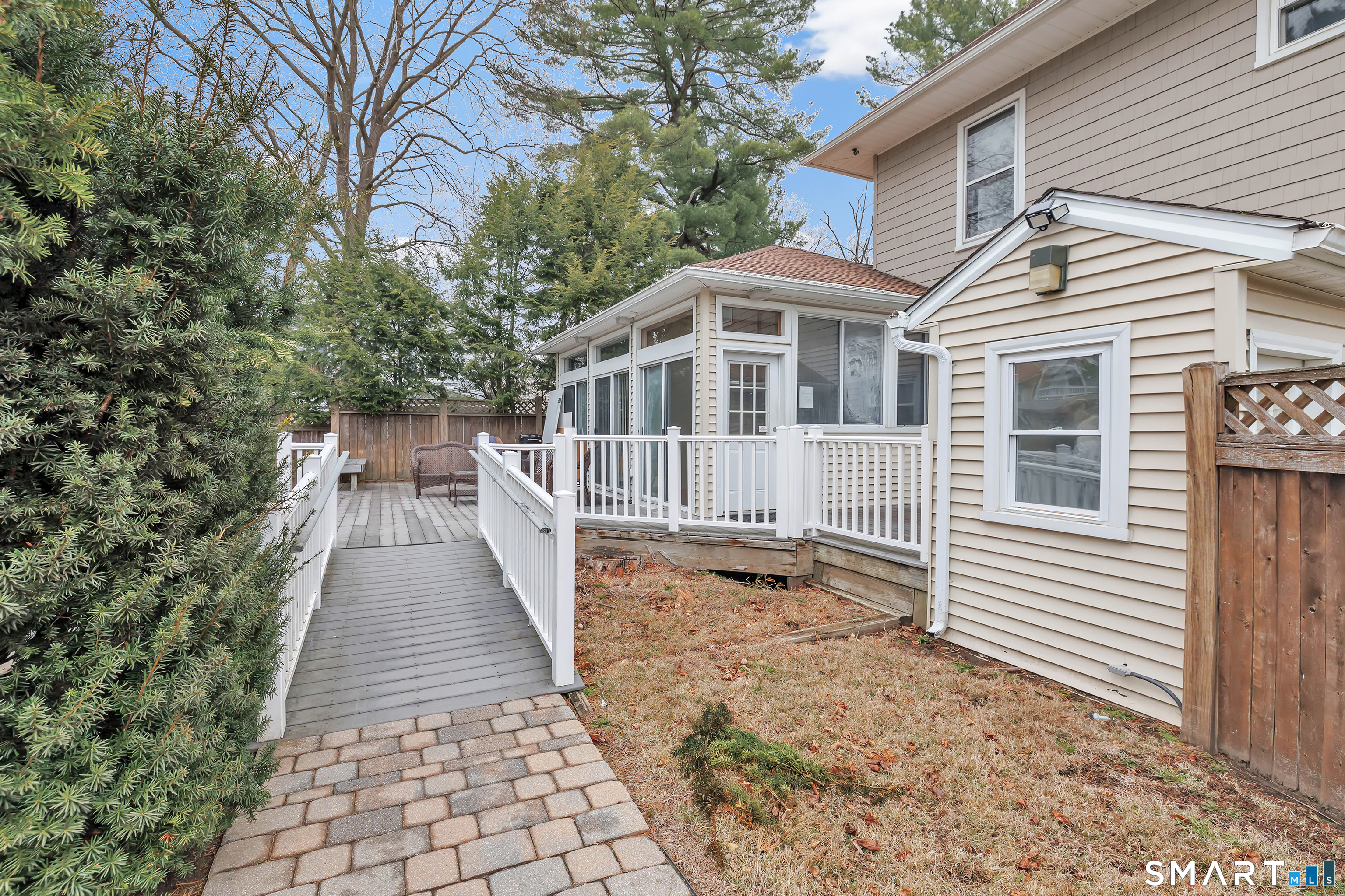 292 Coram Avenue Property Photo 10