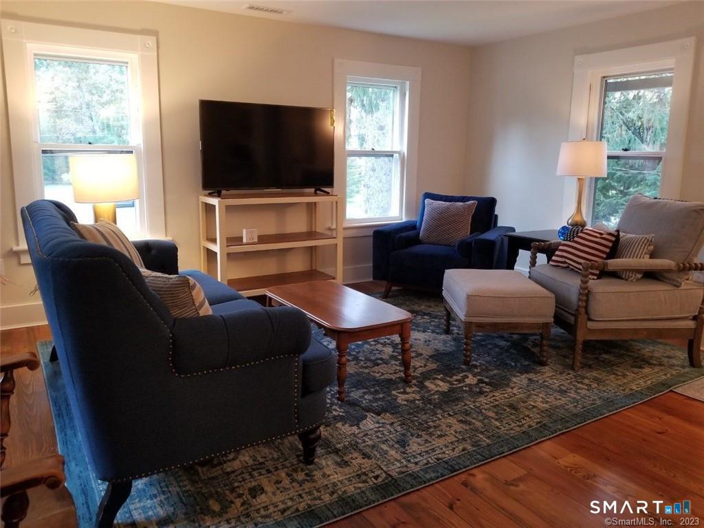 10 Library B Street Property Photo 7